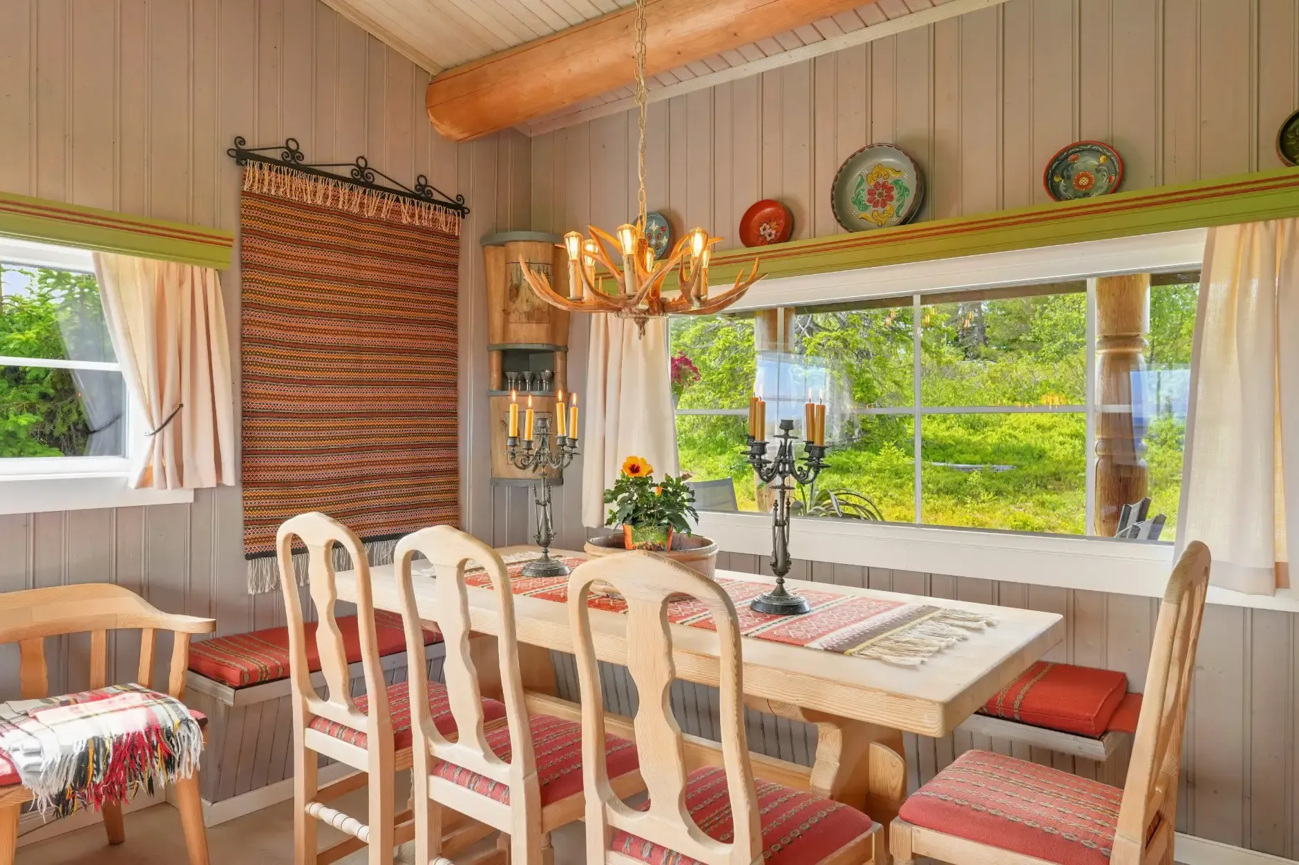 1960s Country House with Modern Comforts in Norway's Scenic Fjellstølen - View image 10 of 29