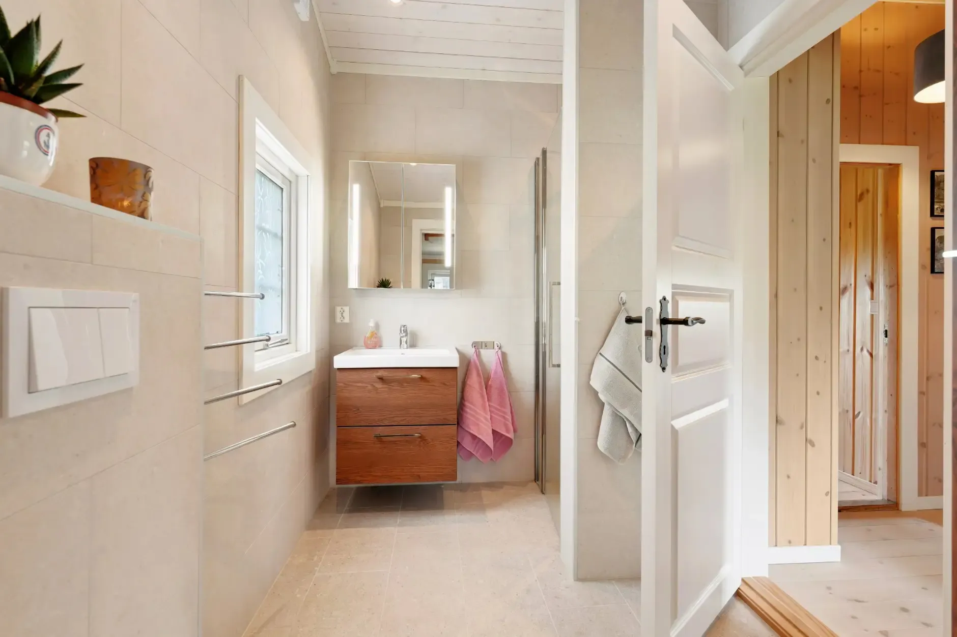 1960s Country House with Modern Comforts in Norway's Scenic Fjellstølen - View image 19 of 29