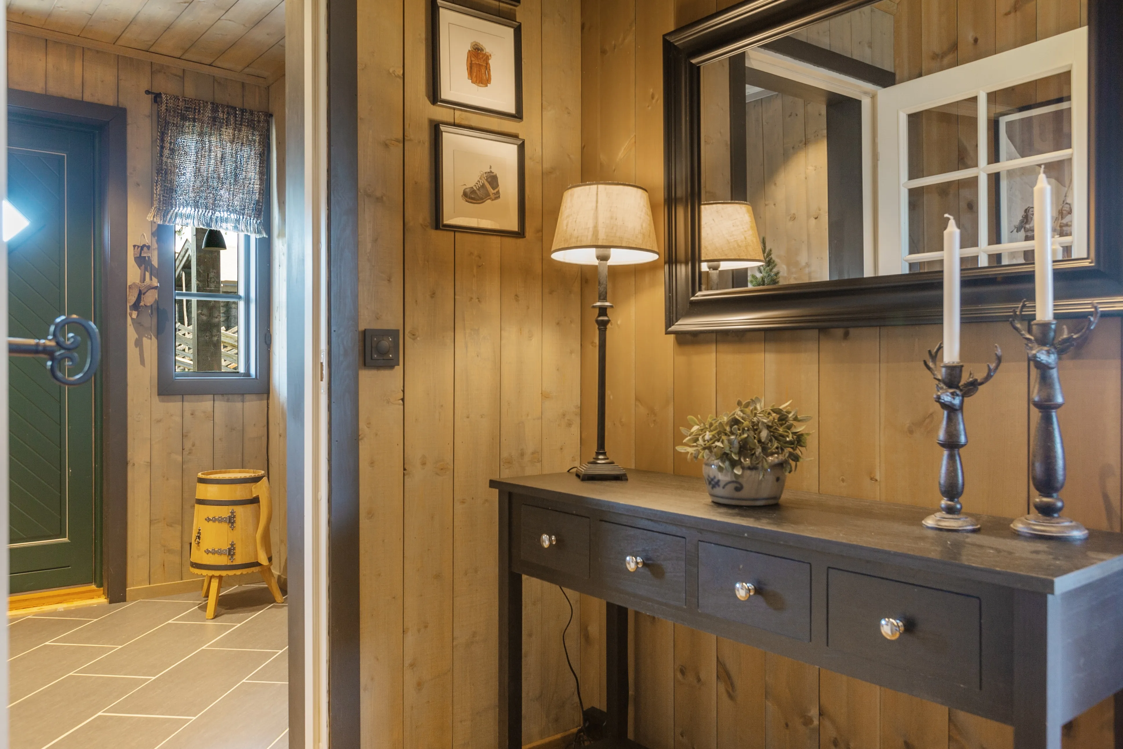 Contemporary 2-Bedroom Cabin with Expansive Terrace in Norway's Tisleidalen - Image 5