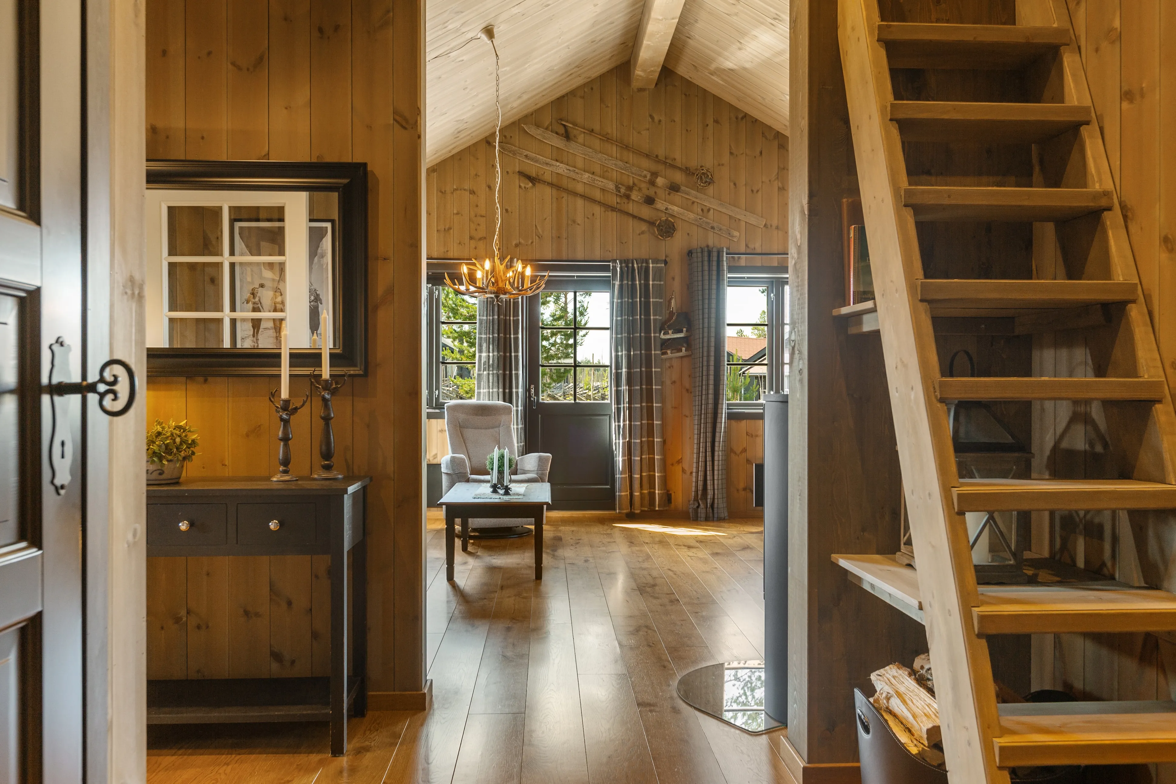 Contemporary 2-Bedroom Cabin with Expansive Terrace in Norway's Tisleidalen - View image 7 of 35