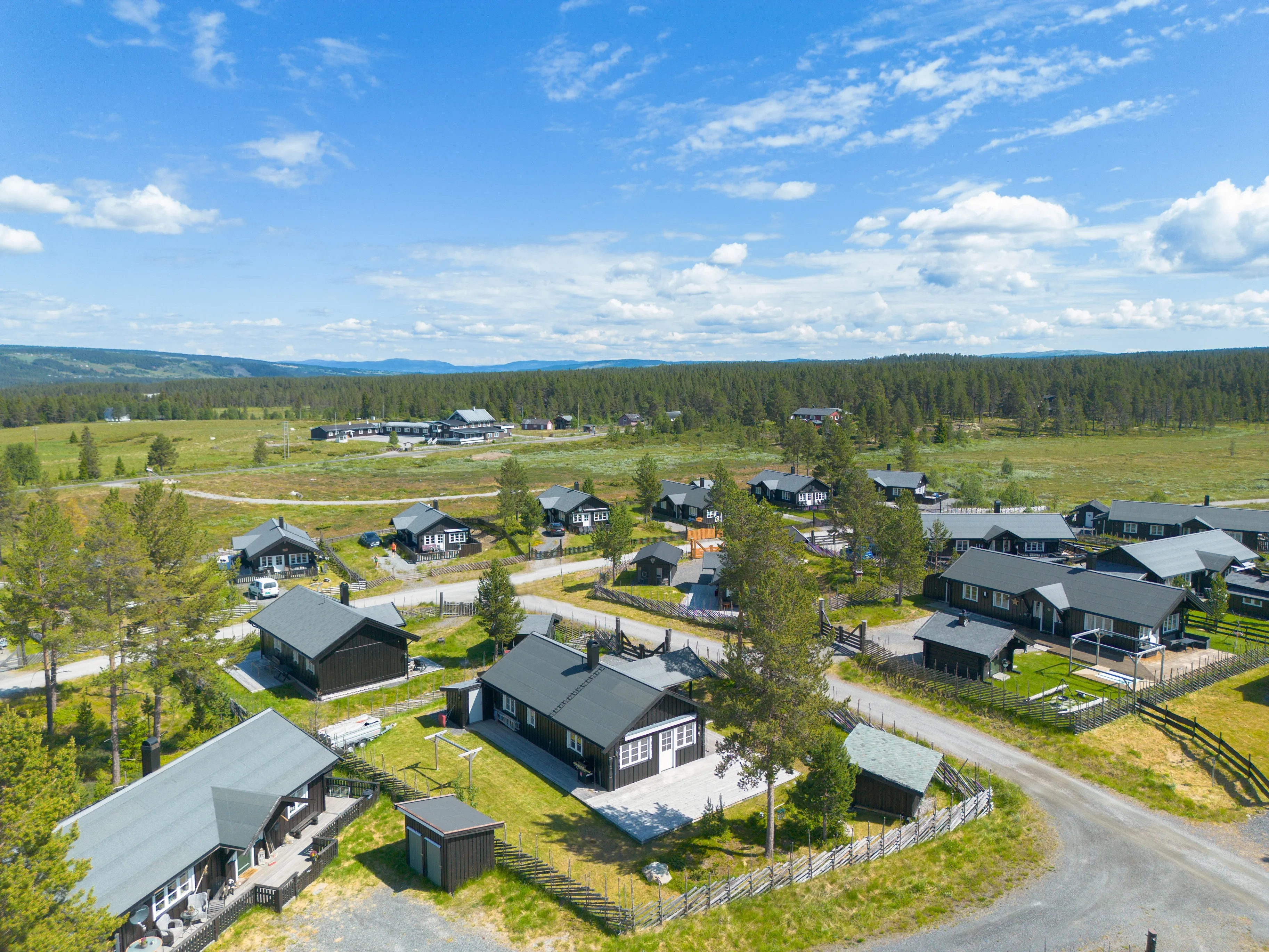 Contemporary 2-Bedroom Cabin with Expansive Terrace in Norway's Tisleidalen - View image 32 of 35