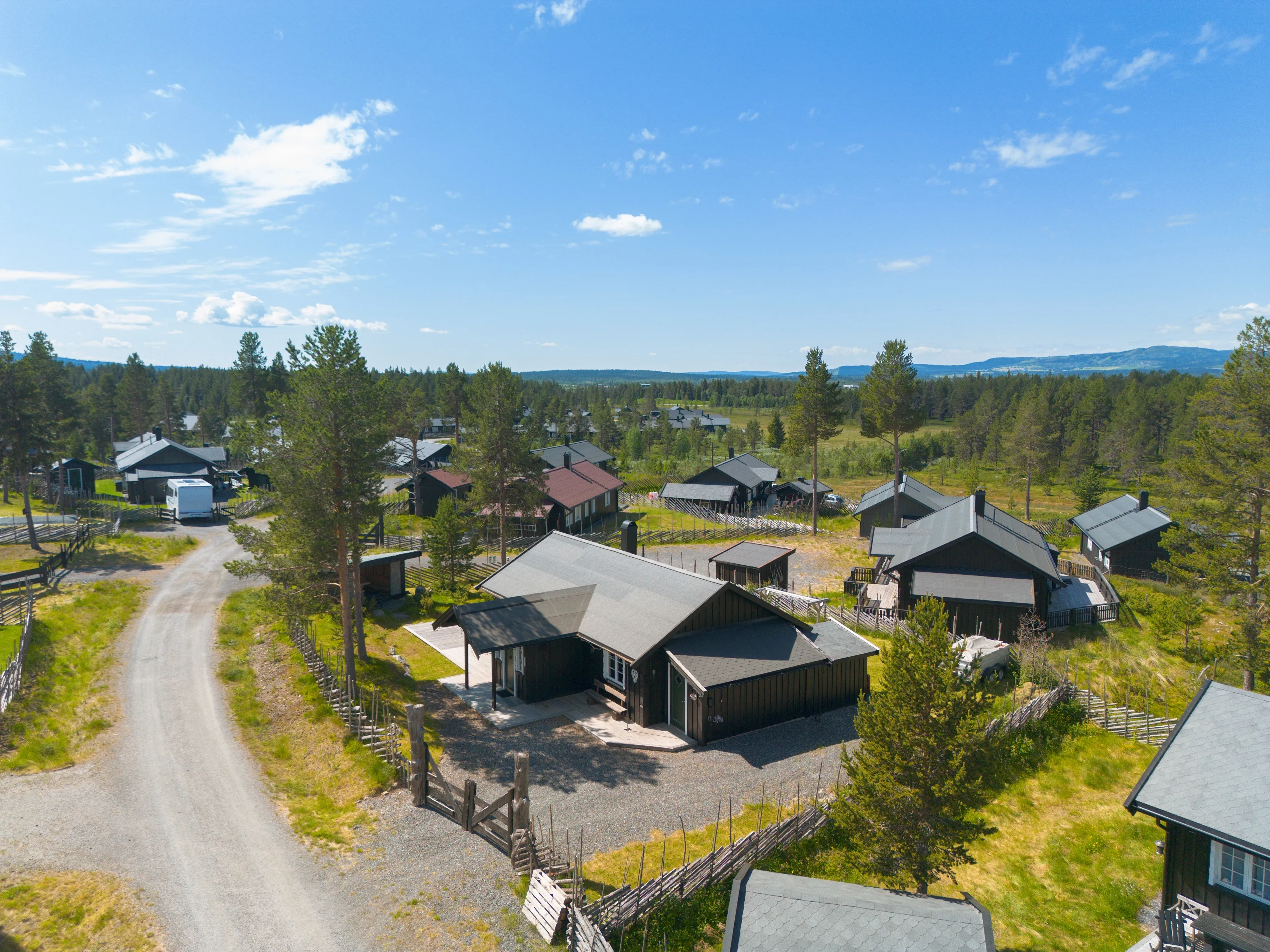 Contemporary 2-Bedroom Cabin with Expansive Terrace in Norway's Tisleidalen - View image 33 of 35