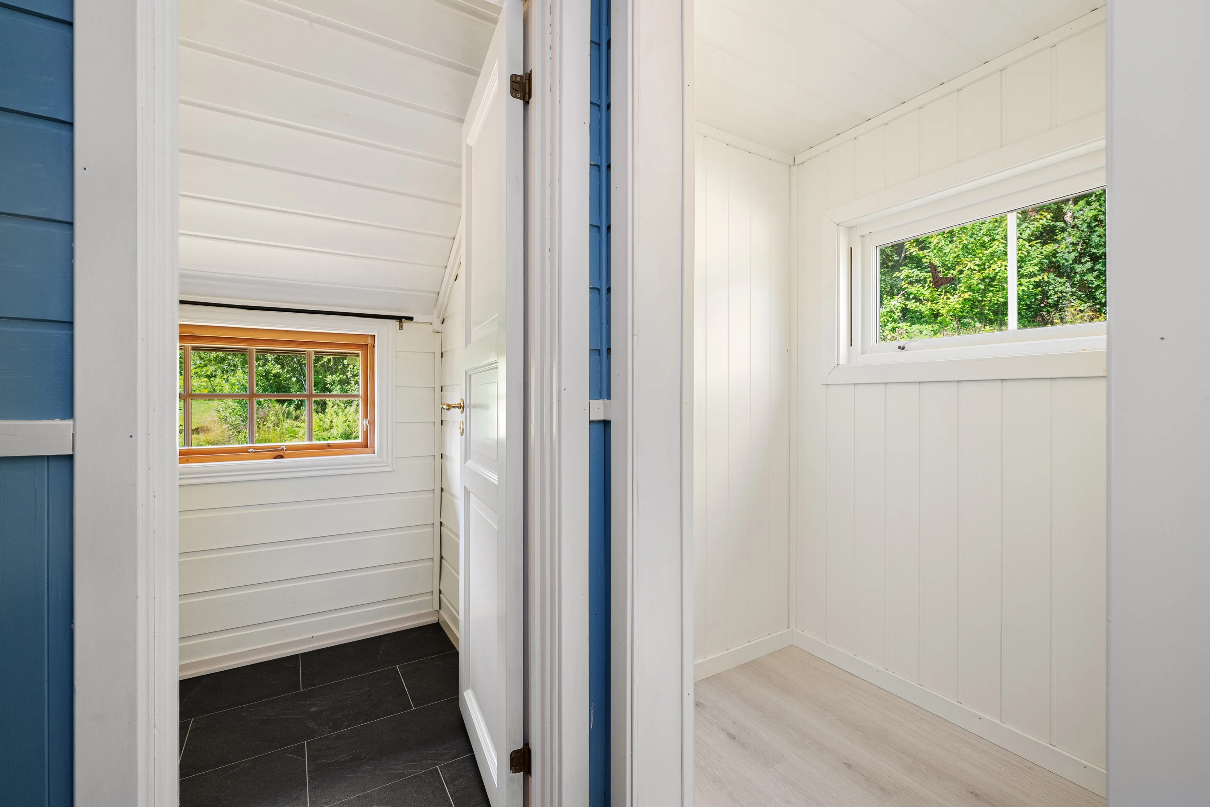 1960s Eidsvåg House with Balcony and Modern Upgrades - View image 14 of 35