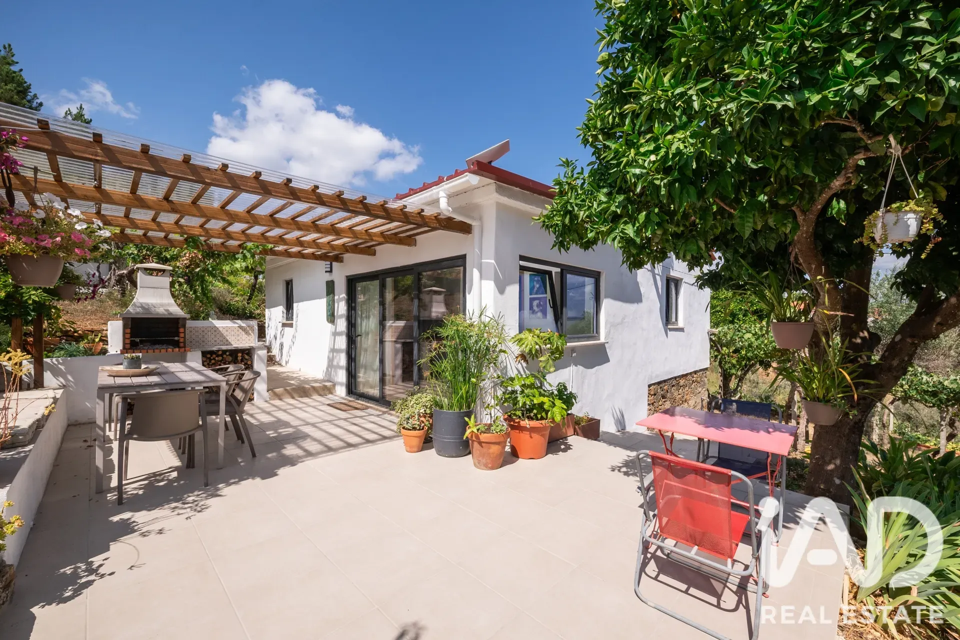 3-Bedroom Furnished Home with Pool and Garden in Scenic Sertã, Portugal - Image 1