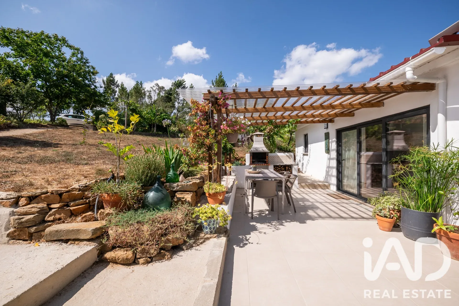 3-Bedroom Furnished Home with Pool and Garden in Scenic Sertã, Portugal - Image 2