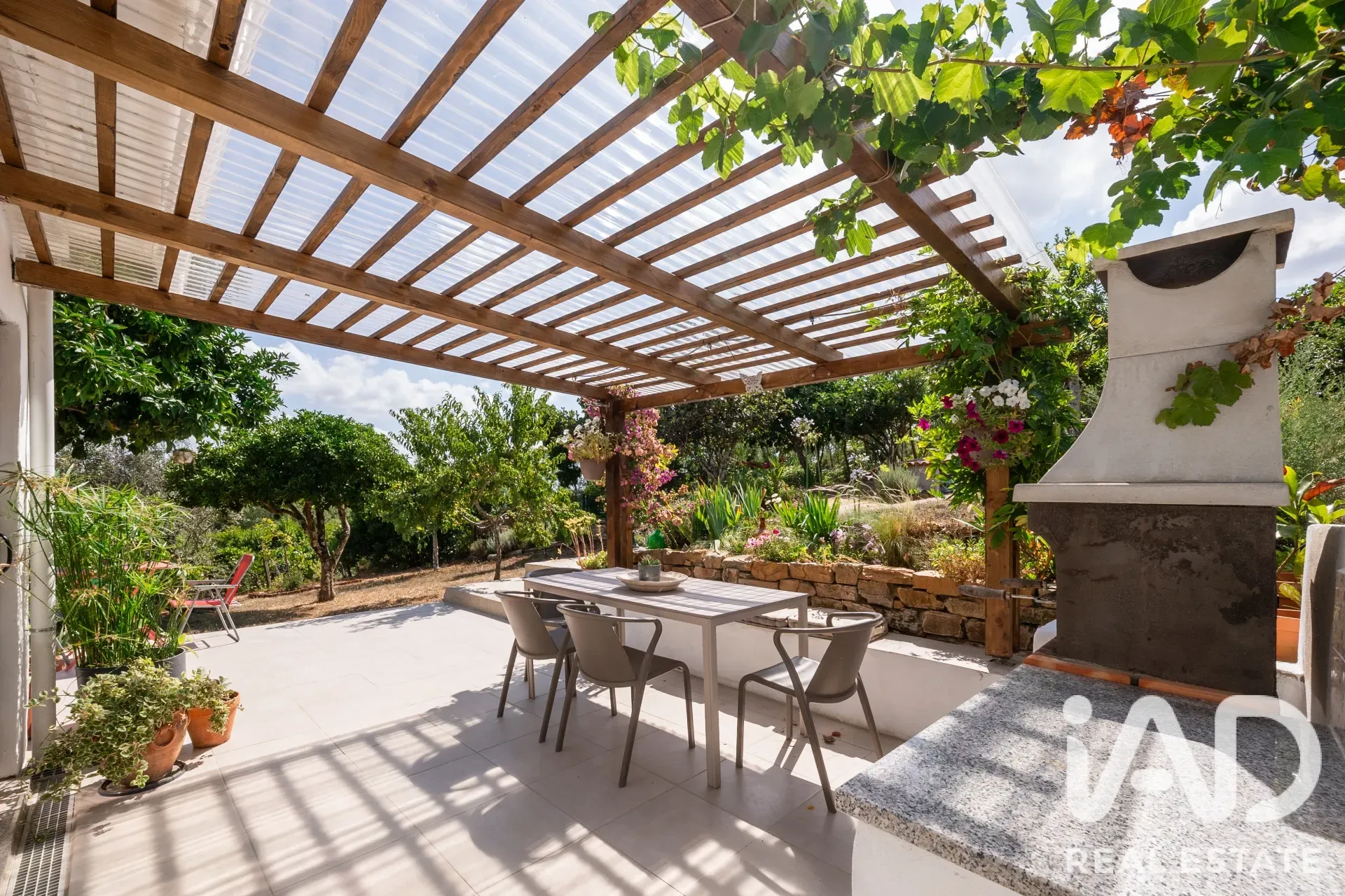3-Bedroom Furnished Home with Pool and Garden in Scenic Sertã, Portugal - Image 3