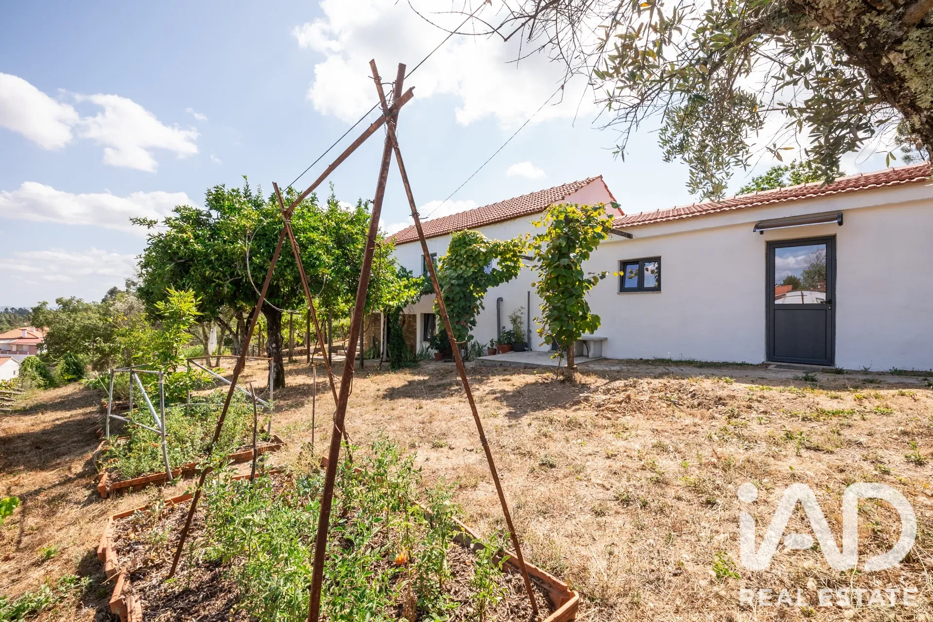 3-Bedroom Furnished Home with Pool and Garden in Scenic Sertã, Portugal - View image 26 of 37
