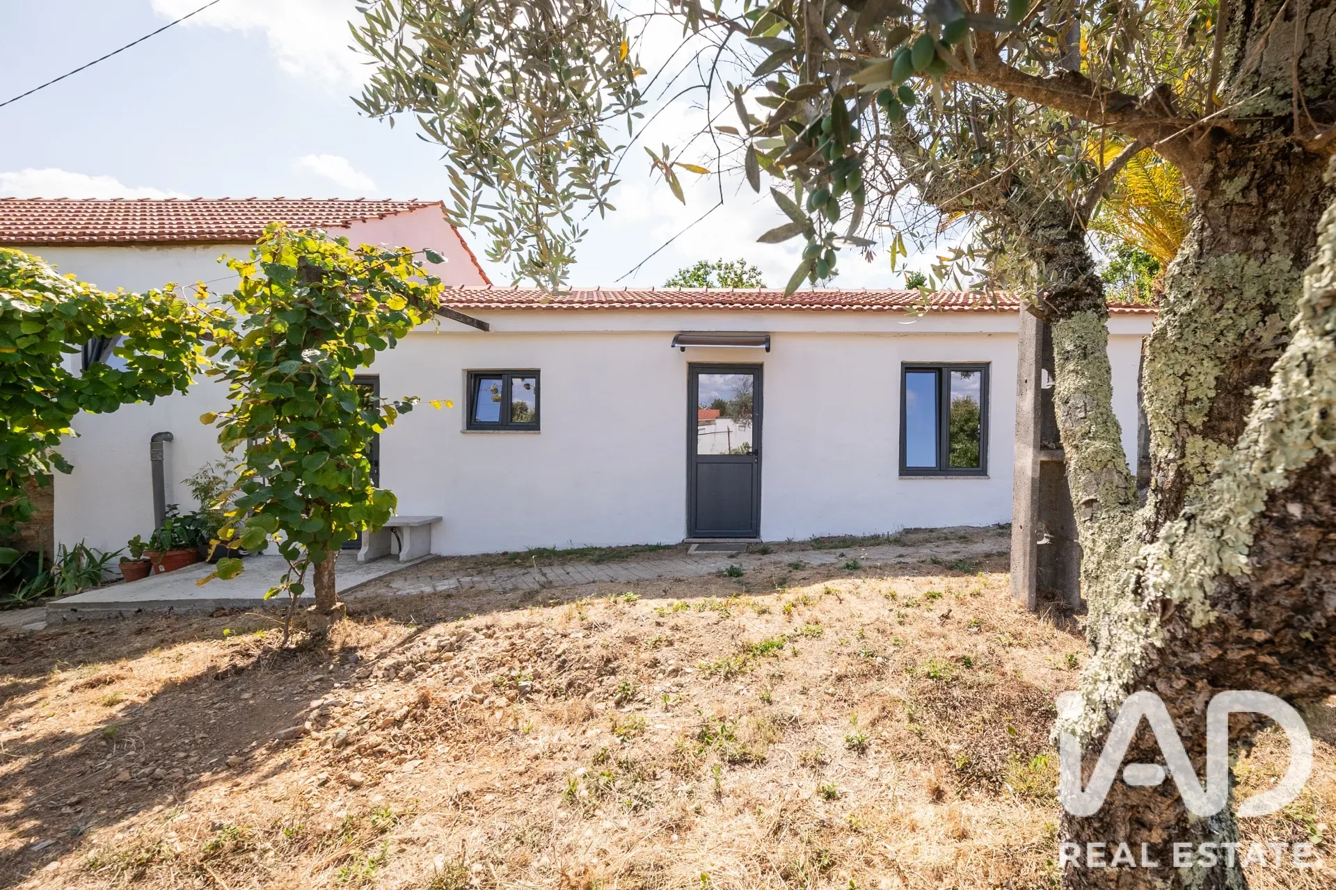 3-Bedroom Furnished Home with Pool and Garden in Scenic Sertã, Portugal - View image 27 of 37