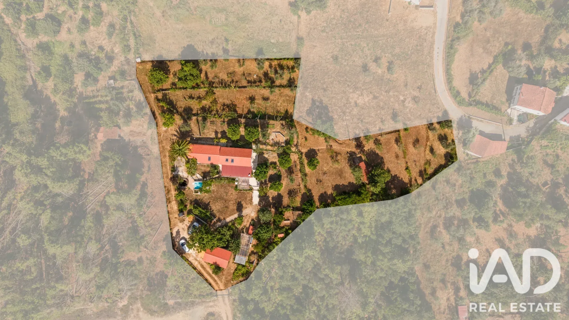 3-Bedroom Furnished Home with Pool and Garden in Scenic Sertã, Portugal - View image 37 of 37