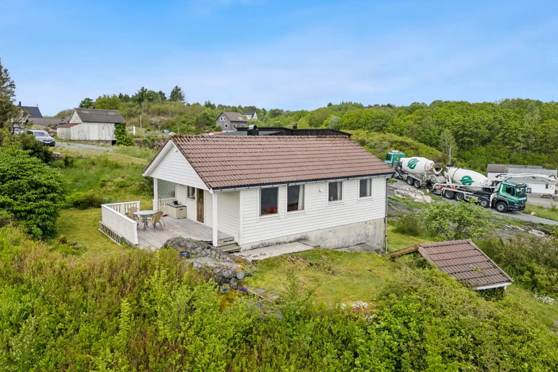 1980s Norwegian Coastal Retreat with Terrace and Private Boat House - View image 7 of 45
