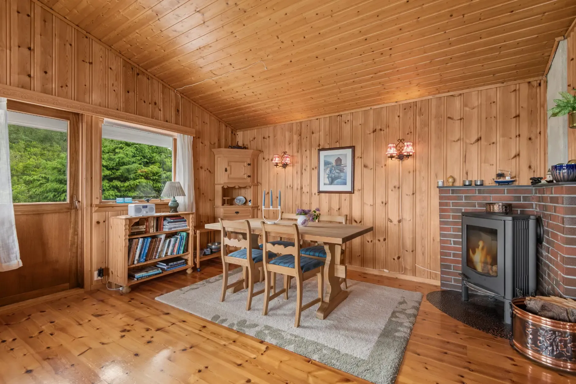 1980s Norwegian Coastal Retreat with Terrace and Private Boat House - View image 16 of 45