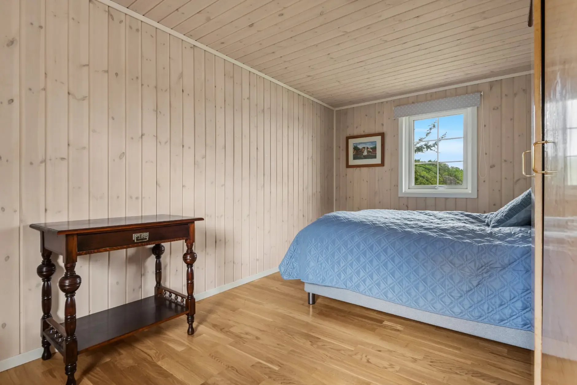 1980s Norwegian Coastal Retreat with Terrace and Private Boat House - View image 25 of 45