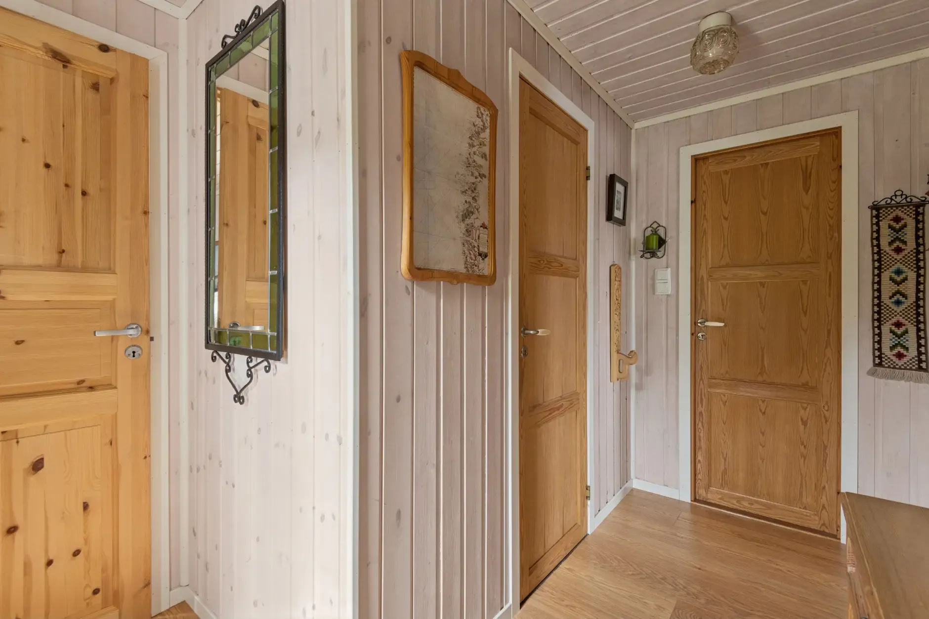 1980s Norwegian Coastal Retreat with Terrace and Private Boat House - View image 32 of 45