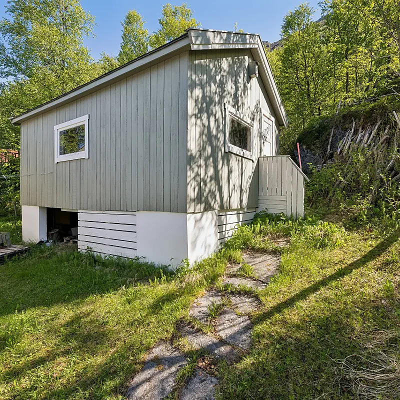 1960s 4-Bedroom House with Fjord Views in Øksfjord, Norway