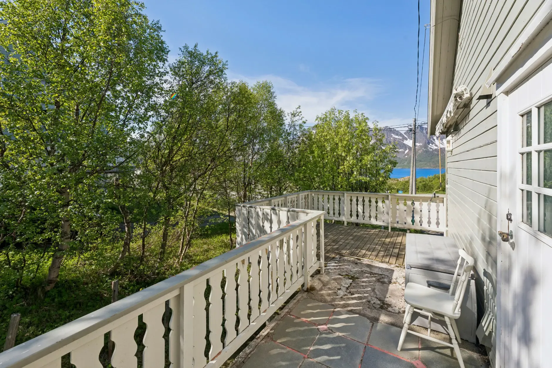 1960s 4-Bedroom House with Fjord Views in Øksfjord, Norway - View image 6 of 25