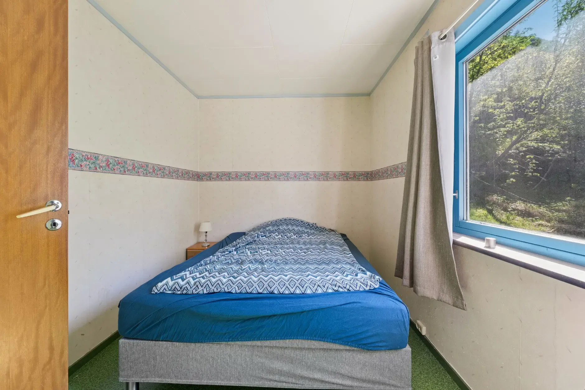 1960s 4-Bedroom House with Fjord Views in Øksfjord, Norway - View image 16 of 25