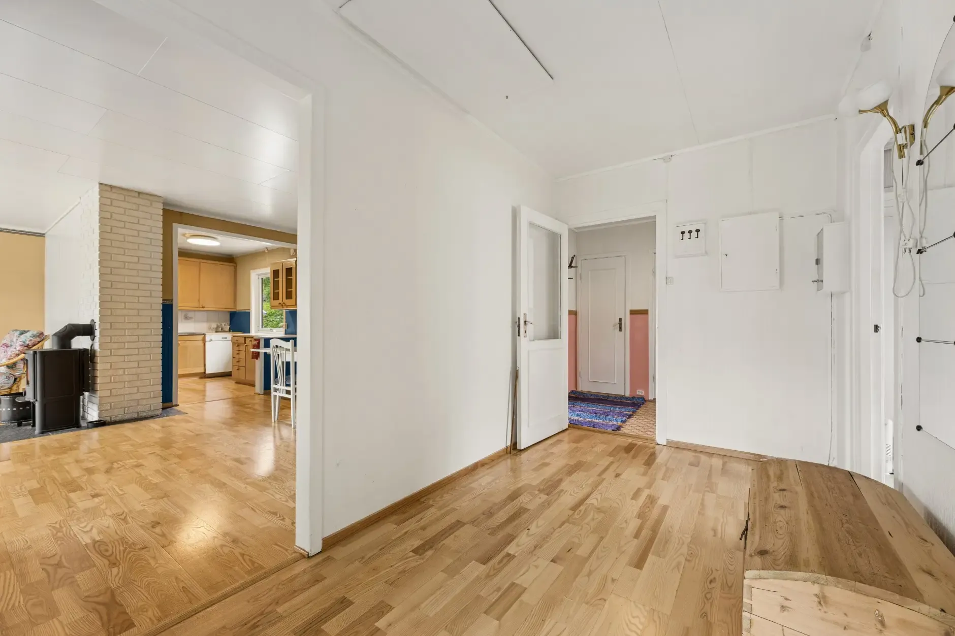 1960s Øksfjord House with Fjord Views: 4-Bedroom, Terrace, and Garage - View image 24 of 29