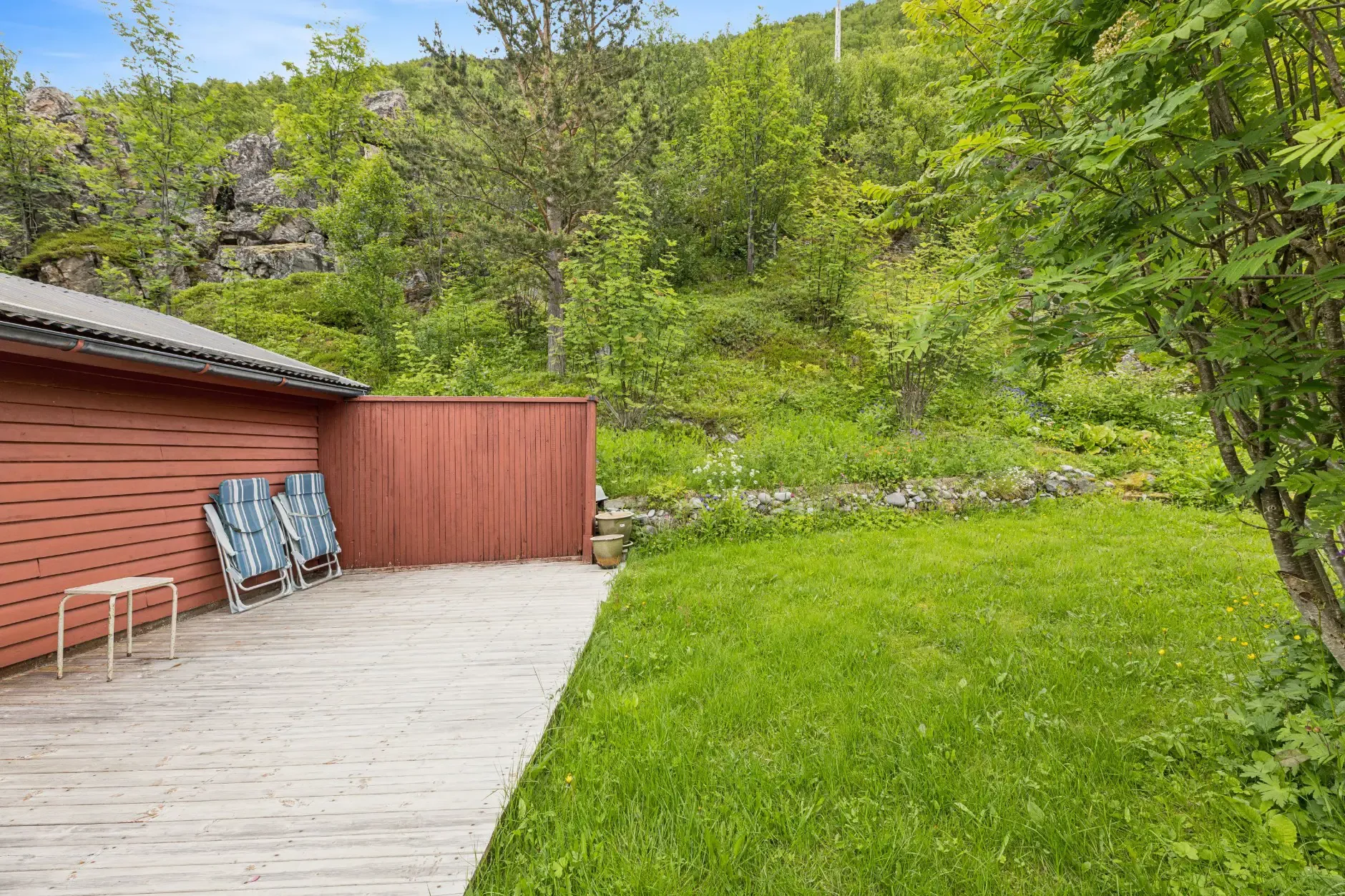 1960s Øksfjord House with Fjord Views: 4-Bedroom, Terrace, and Garage - View image 28 of 29