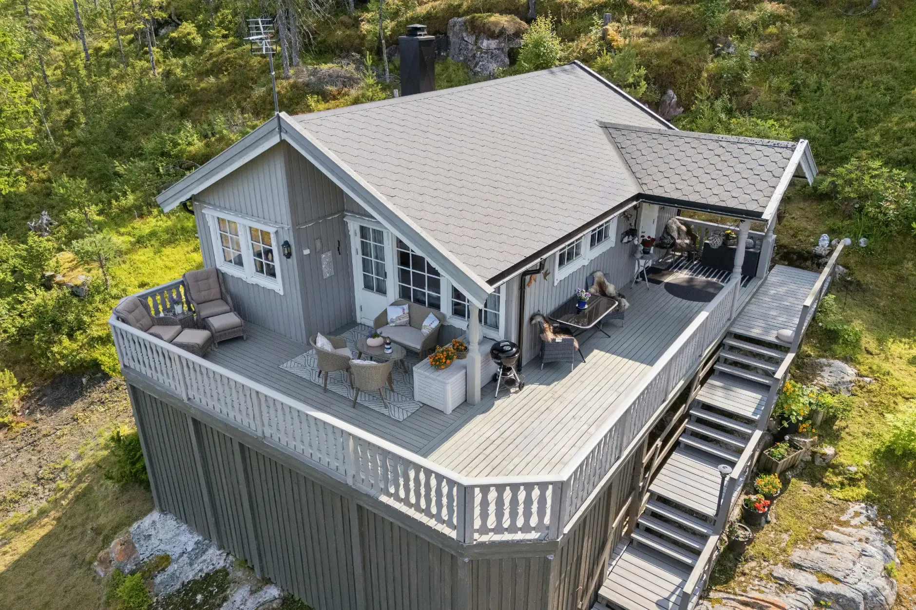 Modern 2-Bedroom Cabin with Expansive Terrace in Scenic Namsos, Norway - Image 2