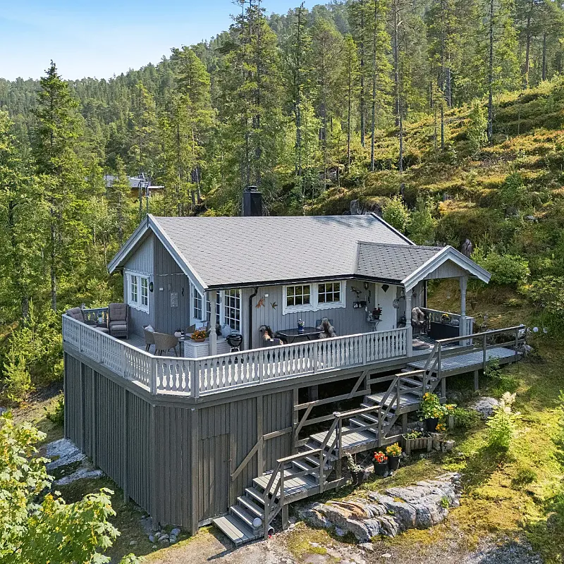 Modern 2-Bedroom Cabin with Expansive Terrace in Scenic Namsos, Norway