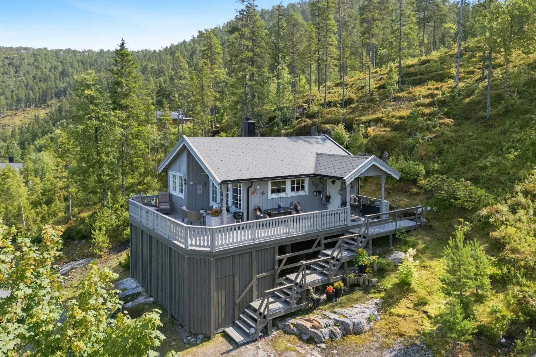 Modern 2-Bedroom Cabin with Expansive Terrace in Scenic Namsos, Norway - Image 1
