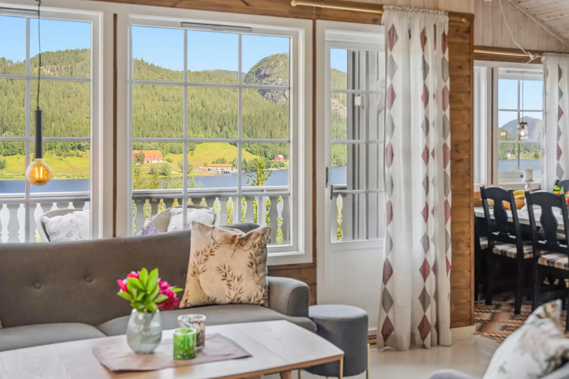 Modern 2-Bedroom Cabin with Expansive Terrace in Scenic Namsos, Norway - View image 12 of 33