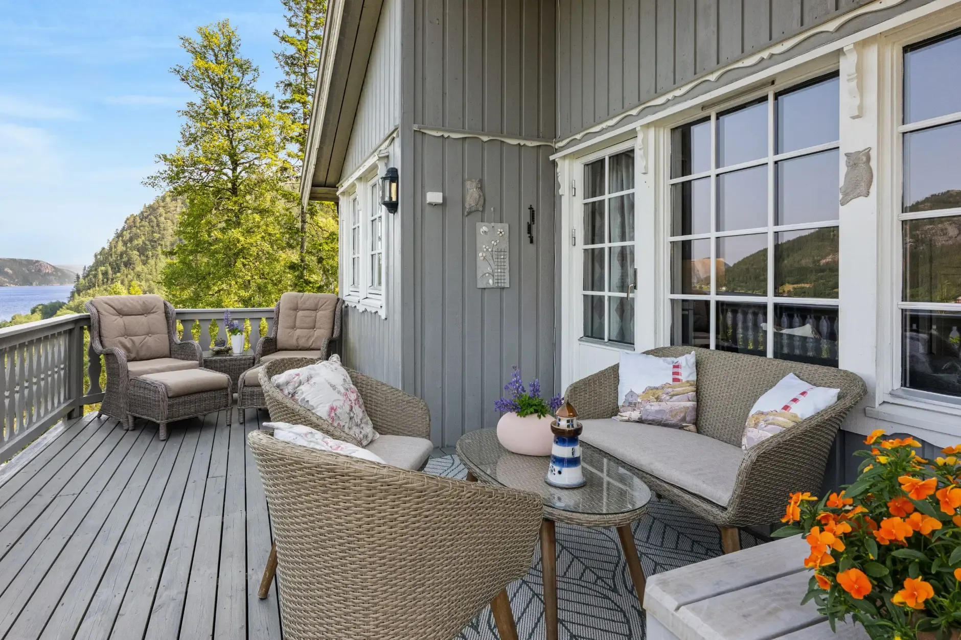 Modern 2-Bedroom Cabin with Expansive Terrace in Scenic Namsos, Norway - View image 14 of 33