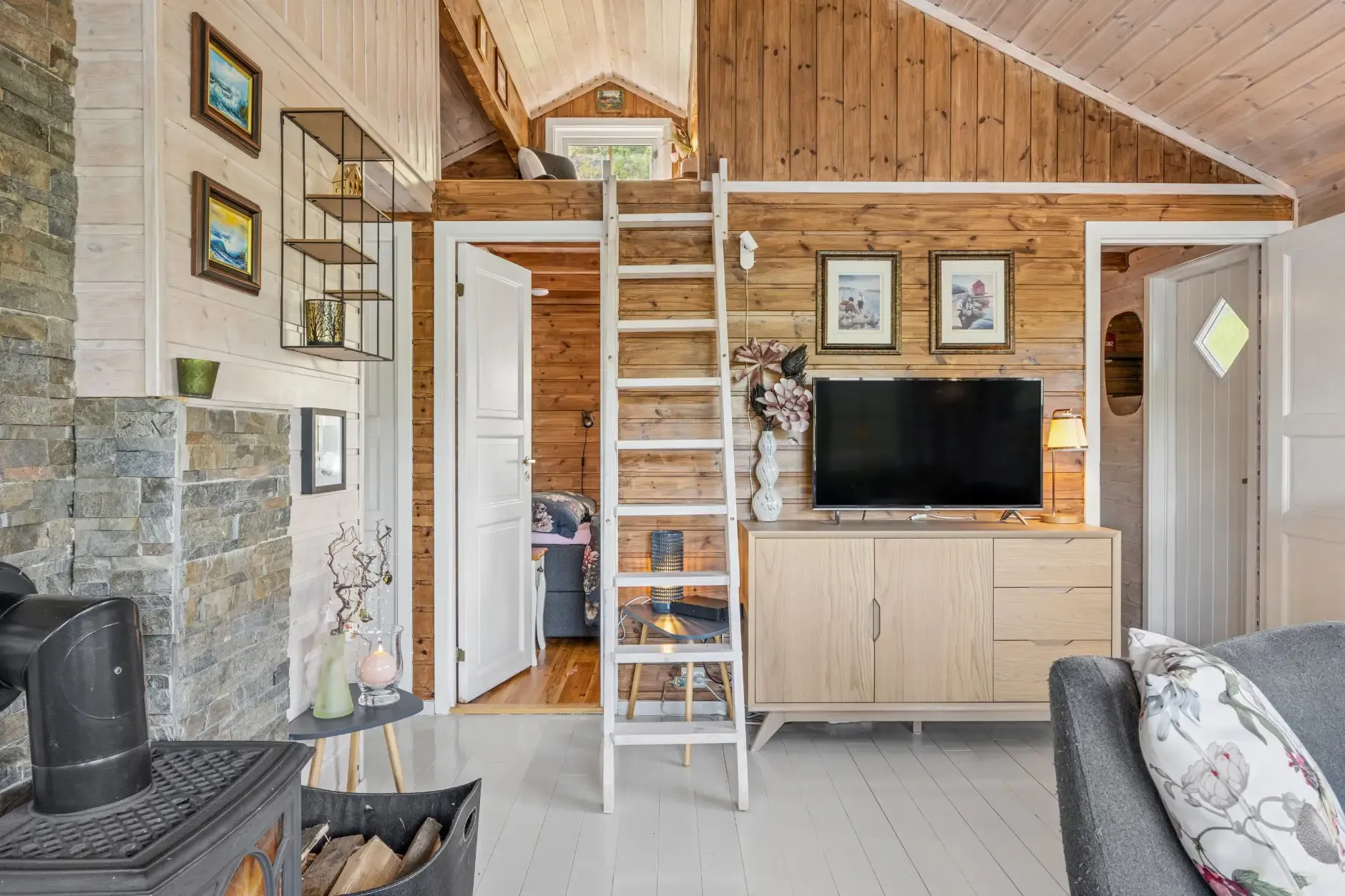 Modern 2-Bedroom Cabin with Expansive Terrace in Scenic Namsos, Norway - View image 16 of 33