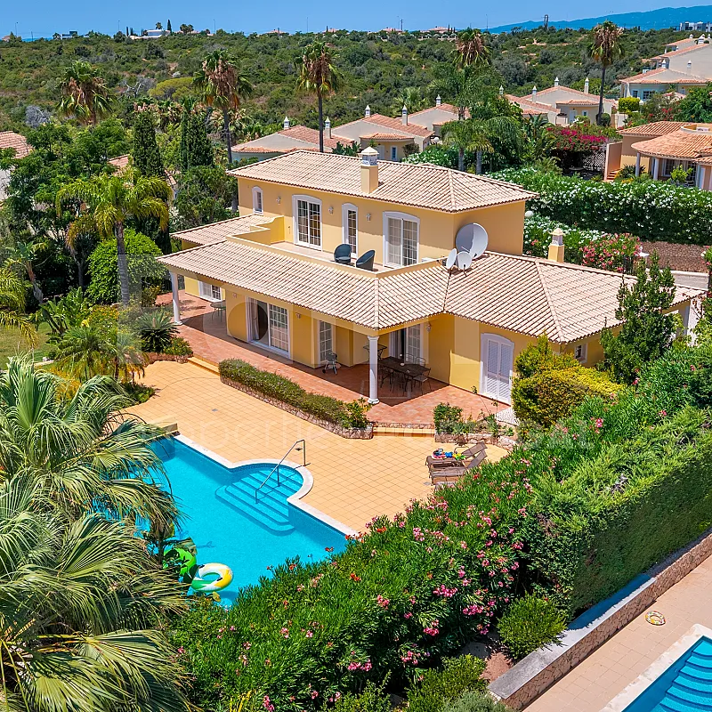 Stylish Algarve Villa with Heated Pool and Sea Views in Presa da Moura