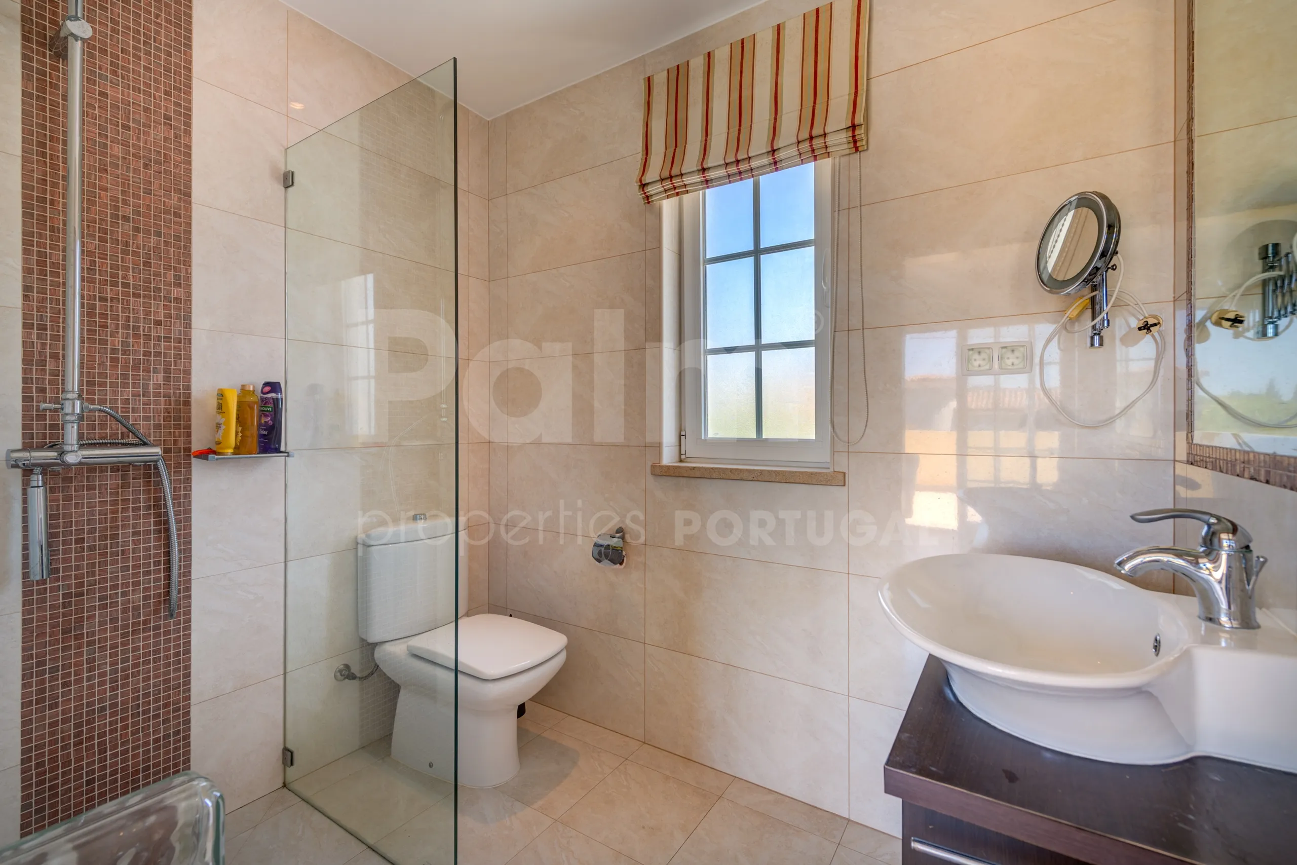Stylish Algarve Villa with Heated Pool and Sea Views in Presa da Moura - View image 22 of 55