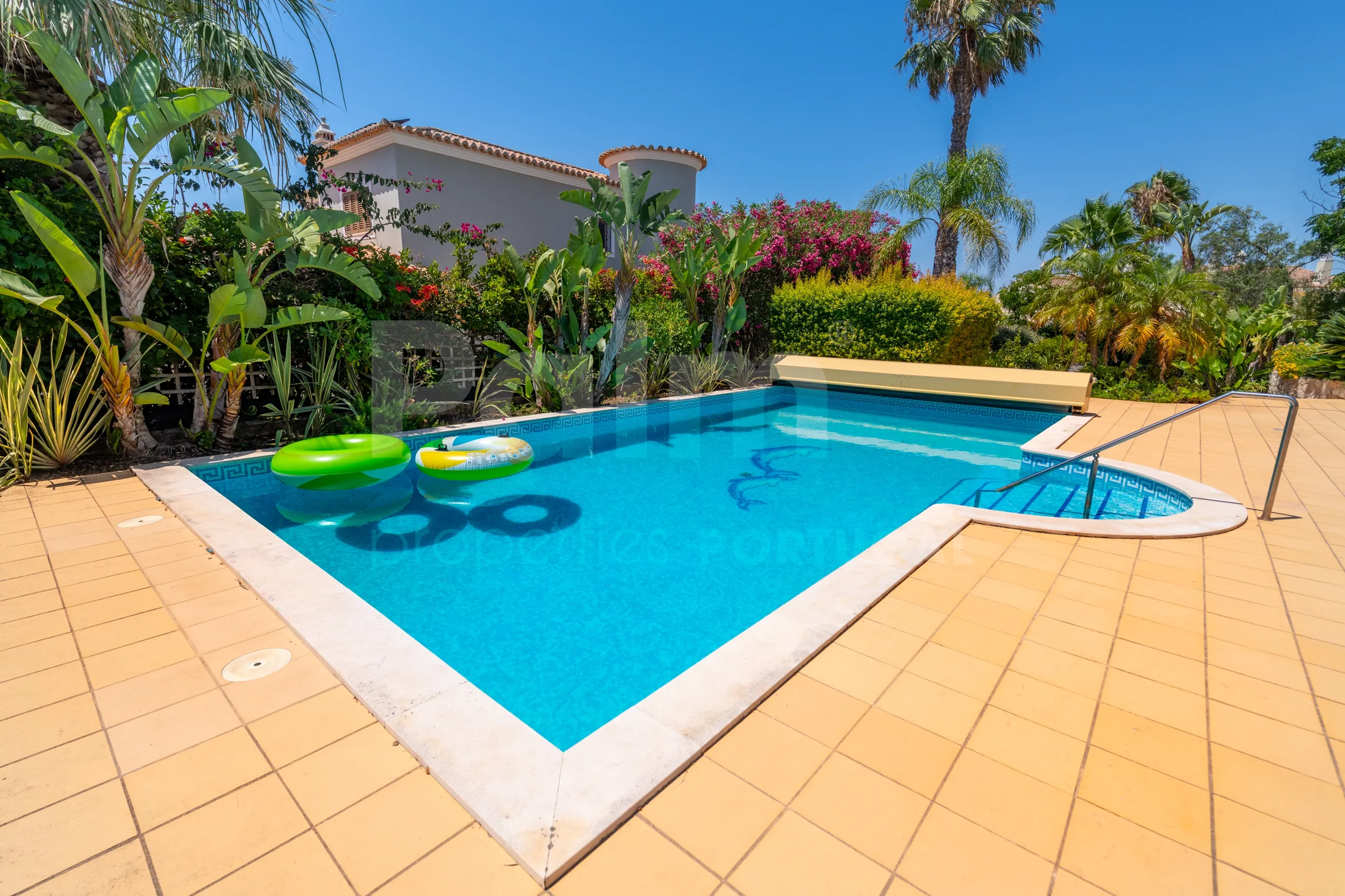 Stylish Algarve Villa with Heated Pool and Sea Views in Presa da Moura - View image 42 of 55