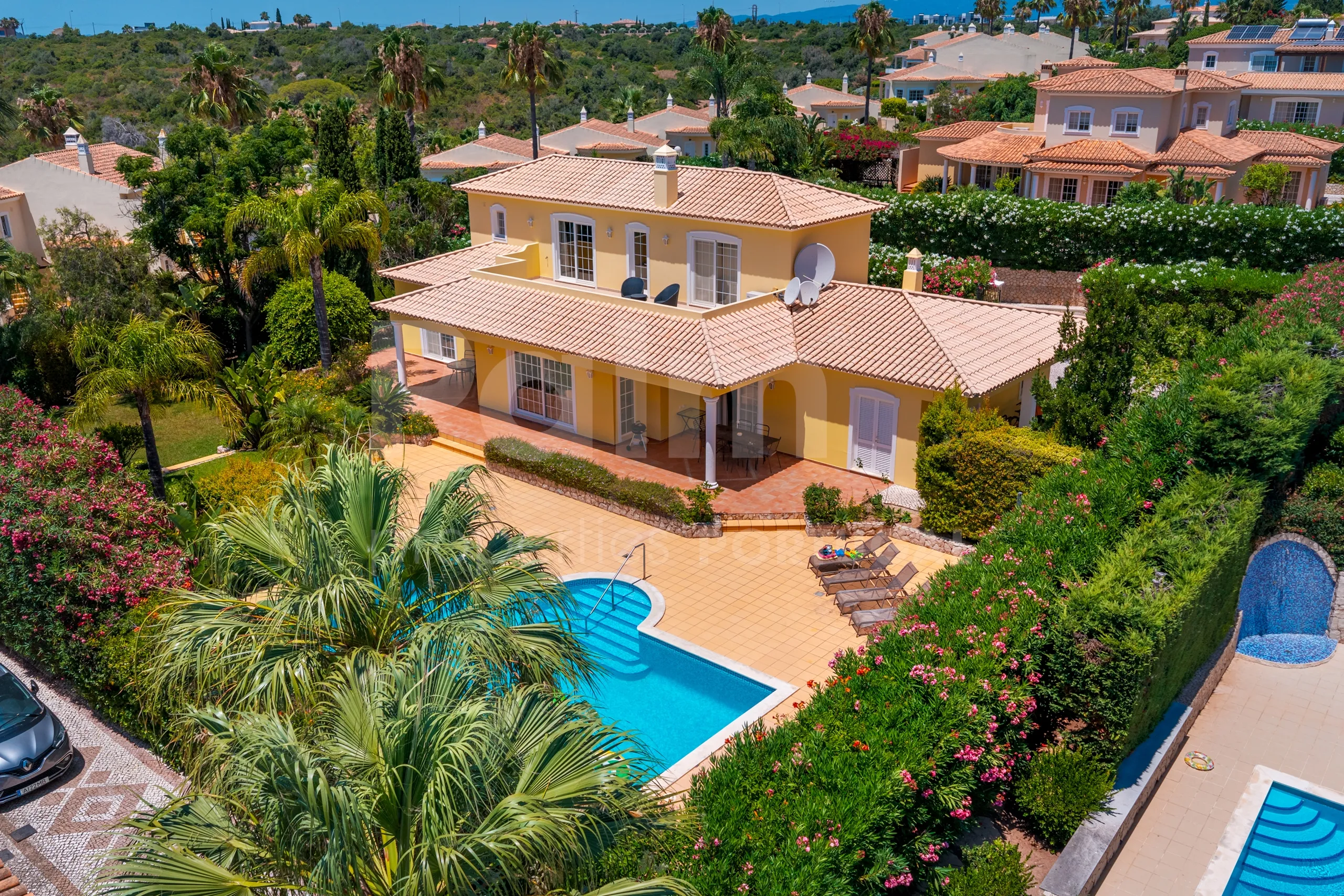 Stylish Algarve Villa with Heated Pool and Sea Views in Presa da Moura - View image 50 of 55