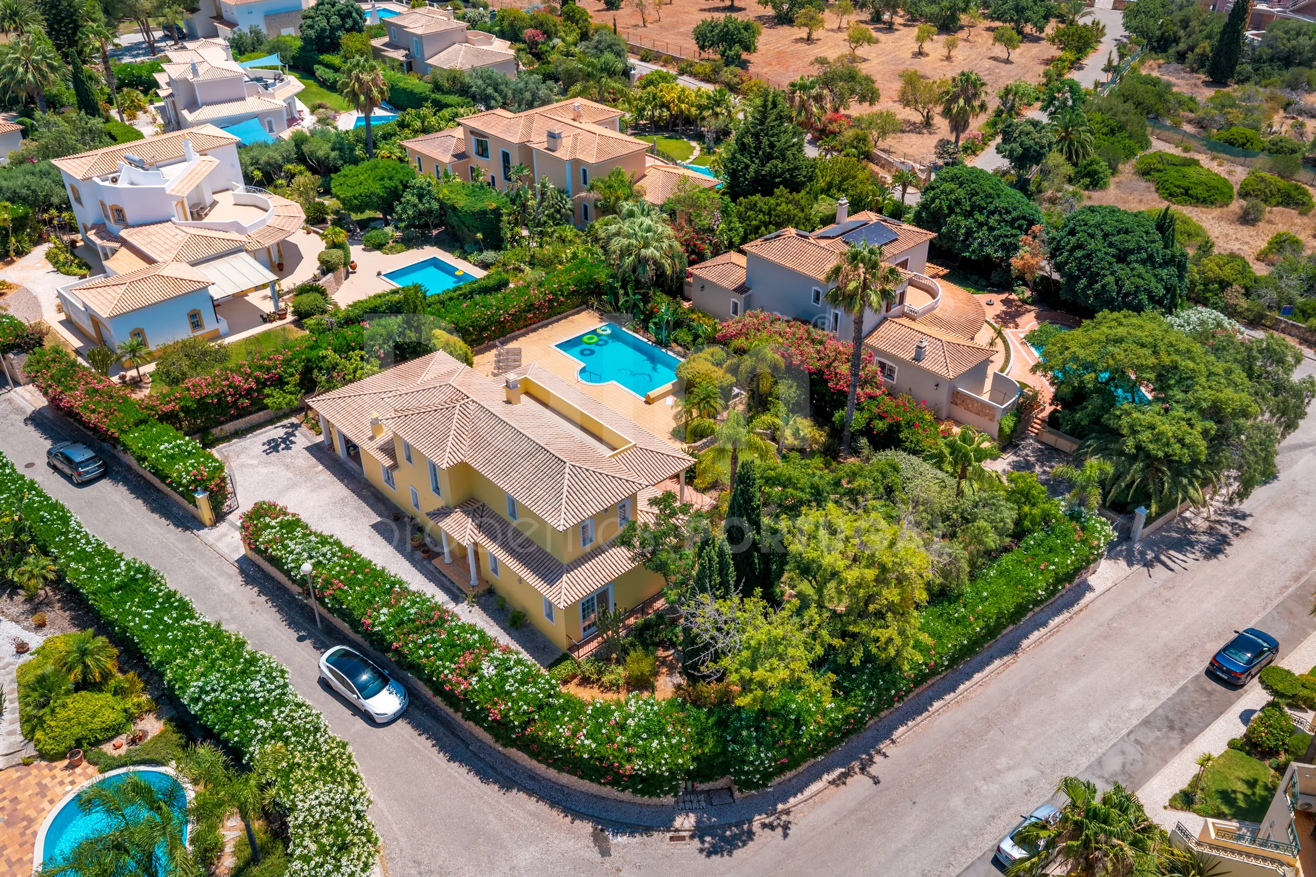 Stylish Algarve Villa with Heated Pool and Sea Views in Presa da Moura - View image 54 of 55