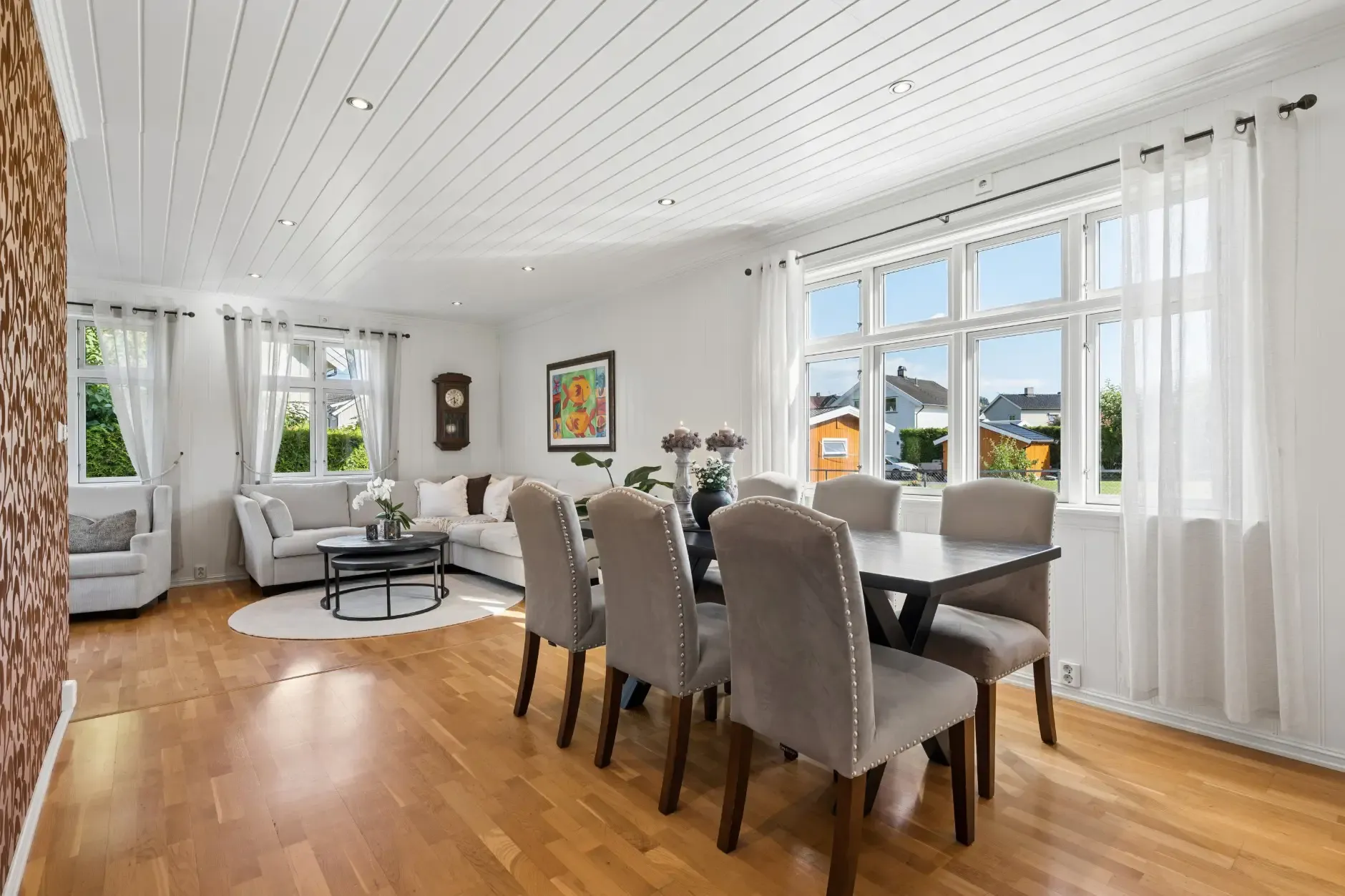 1920s Norwegian House with Private Shoreline and Garden in Hønefoss - View image 12 of 47