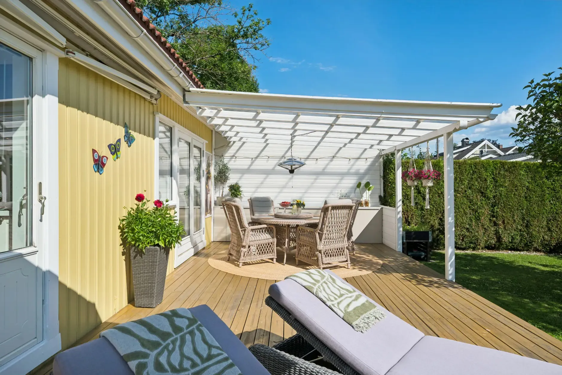 1920s Norwegian House with Private Shoreline and Garden in Hønefoss - View image 32 of 47