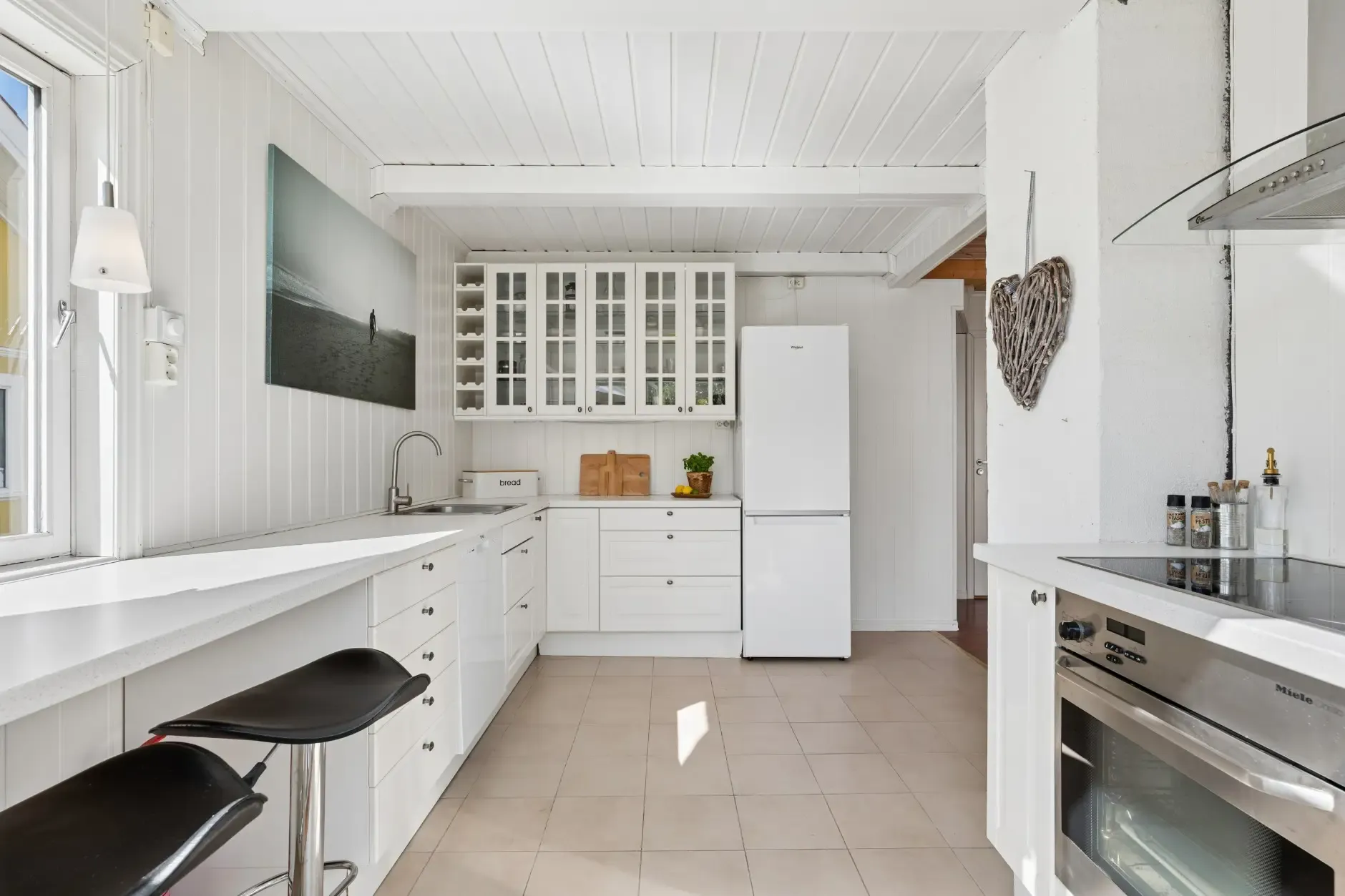 1920s Norwegian House with Private Shoreline and Garden in Hønefoss - View image 34 of 47