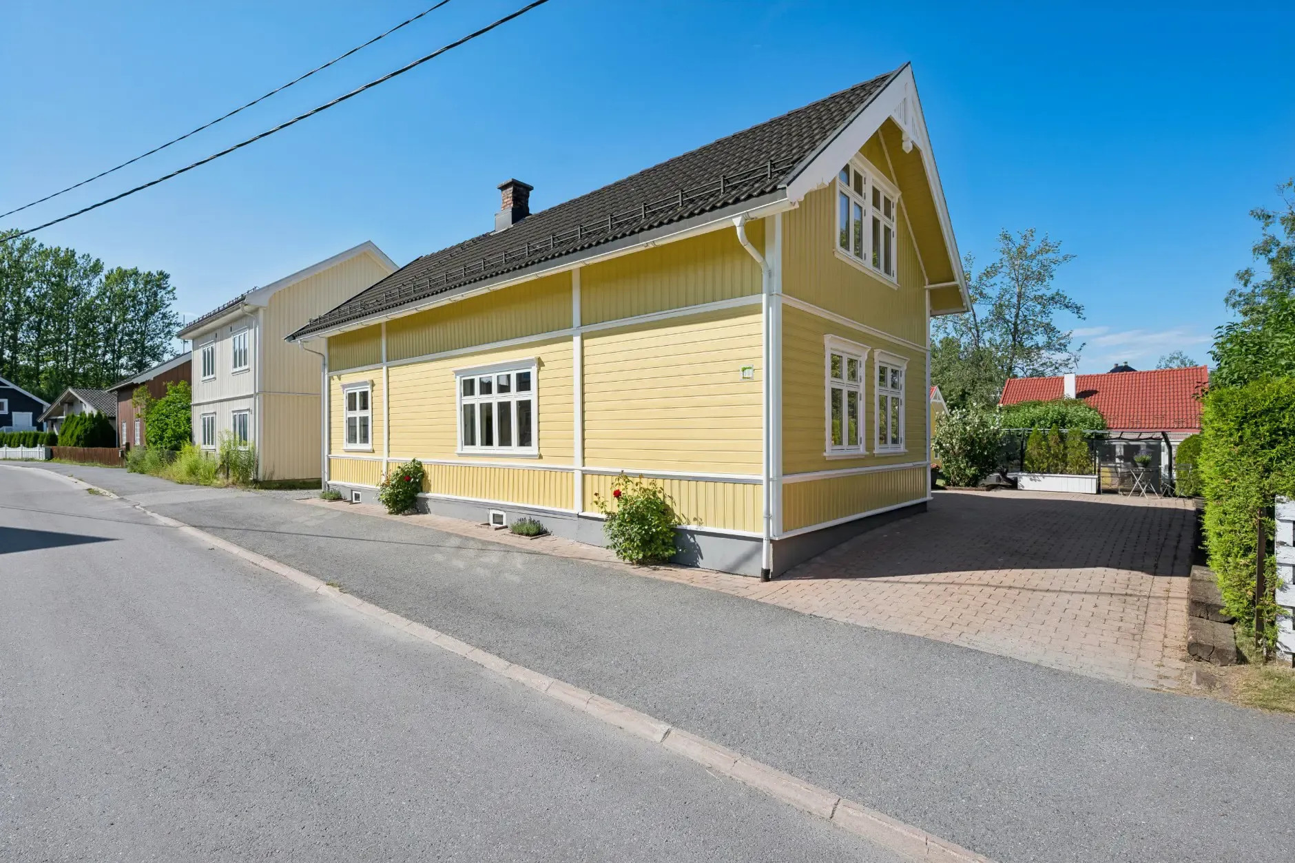 1920s Norwegian House with Private Shoreline and Garden in Hønefoss - View image 46 of 47