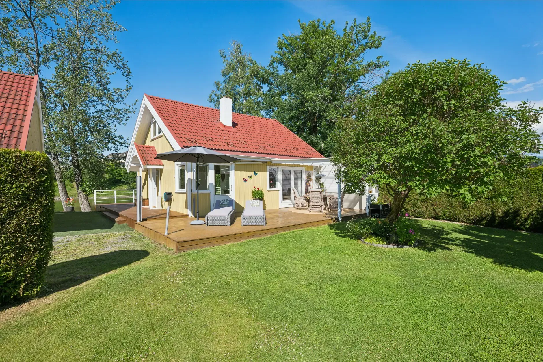 1920s Norwegian House with Private Shoreline and Garden in Hønefoss - View image 47 of 47