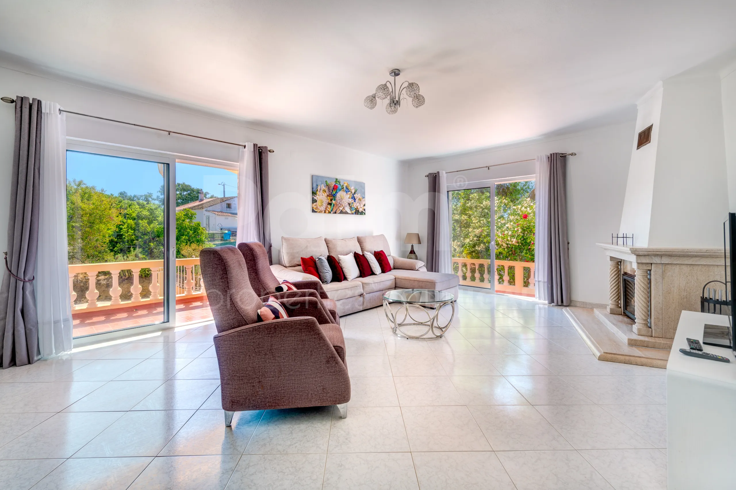 Spacious 4-Bedroom Villa with Pool and Garden in Algarve's Scenic Lagoa - View image 6 of 61