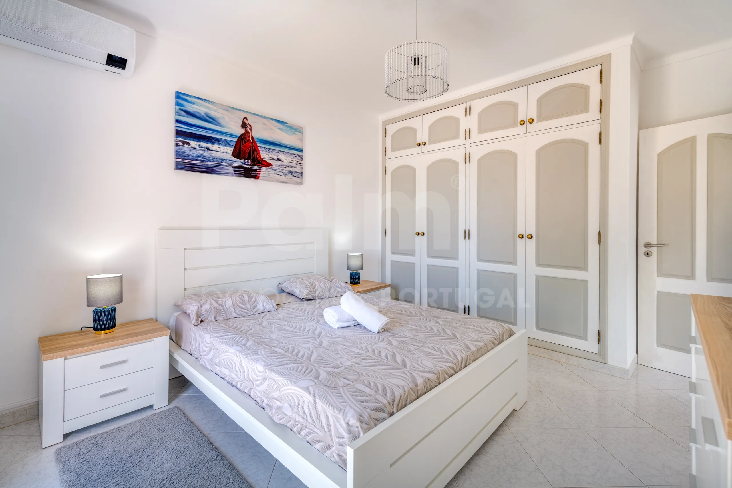 Spacious 4-Bedroom Villa with Pool and Garden in Algarve's Scenic Lagoa - View image 28 of 61