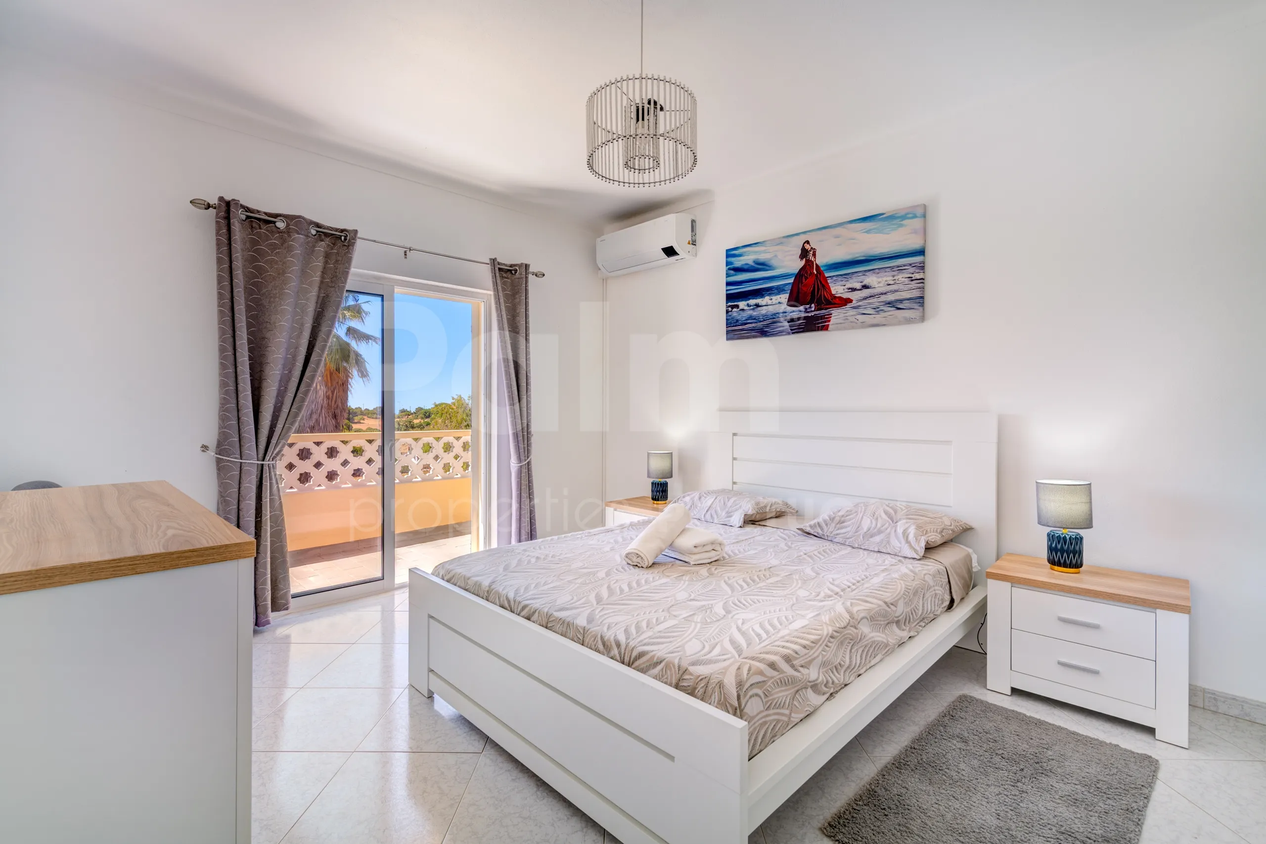 Spacious 4-Bedroom Villa with Pool and Garden in Algarve's Scenic Lagoa - View image 29 of 61