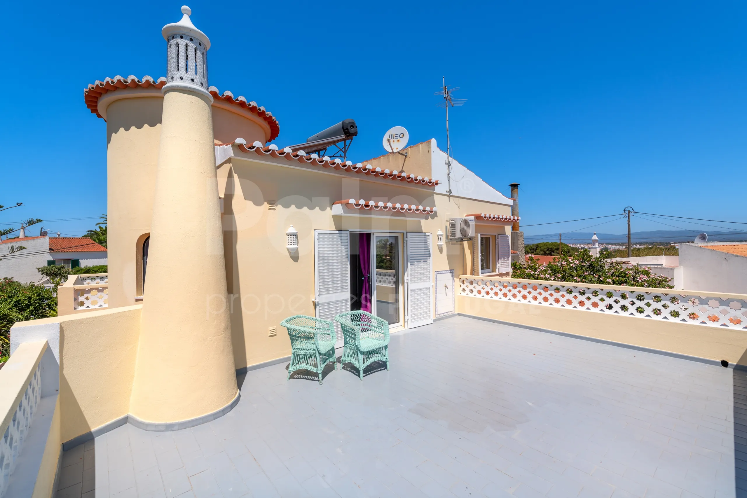 Spacious 4-Bedroom Villa with Pool and Garden in Algarve's Scenic Lagoa - View image 32 of 61