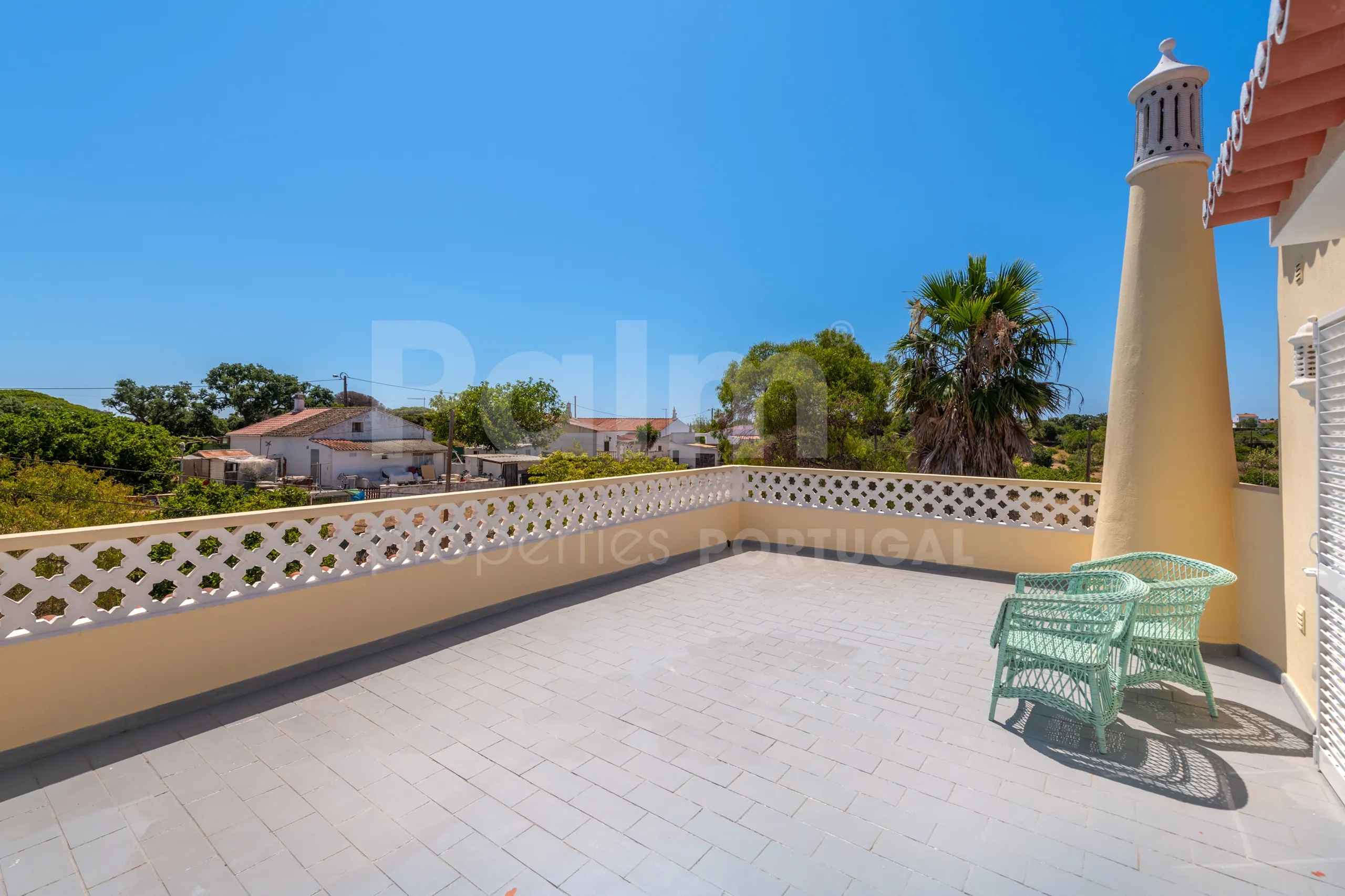 Spacious 4-Bedroom Villa with Pool and Garden in Algarve's Scenic Lagoa - View image 34 of 61