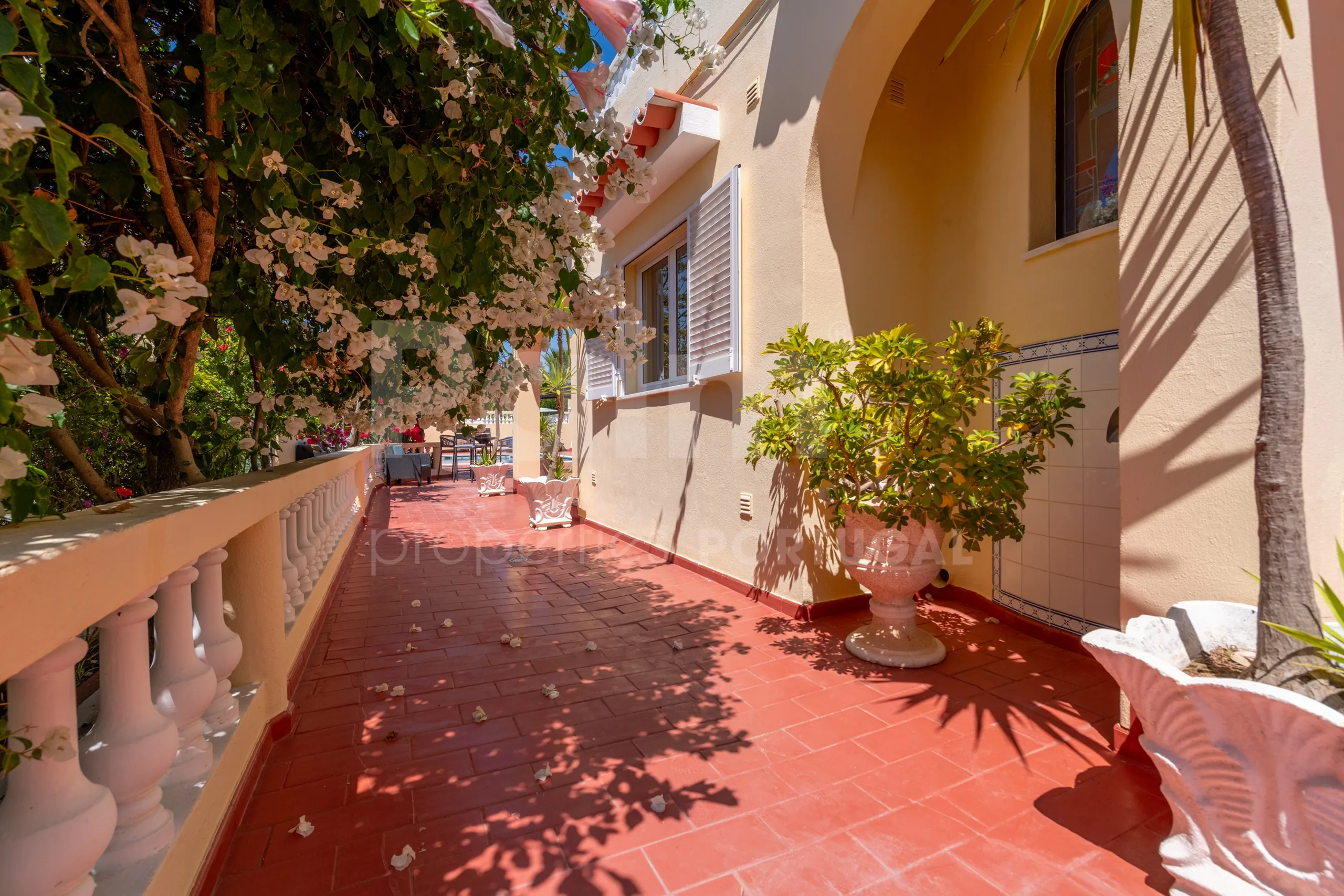 Spacious 4-Bedroom Villa with Pool and Garden in Algarve's Scenic Lagoa - View image 53 of 61