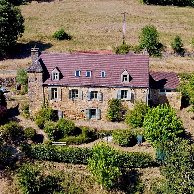 4-Bedroom House with Expansive Garden and Stone Barn in Sarlat-la-Canéda