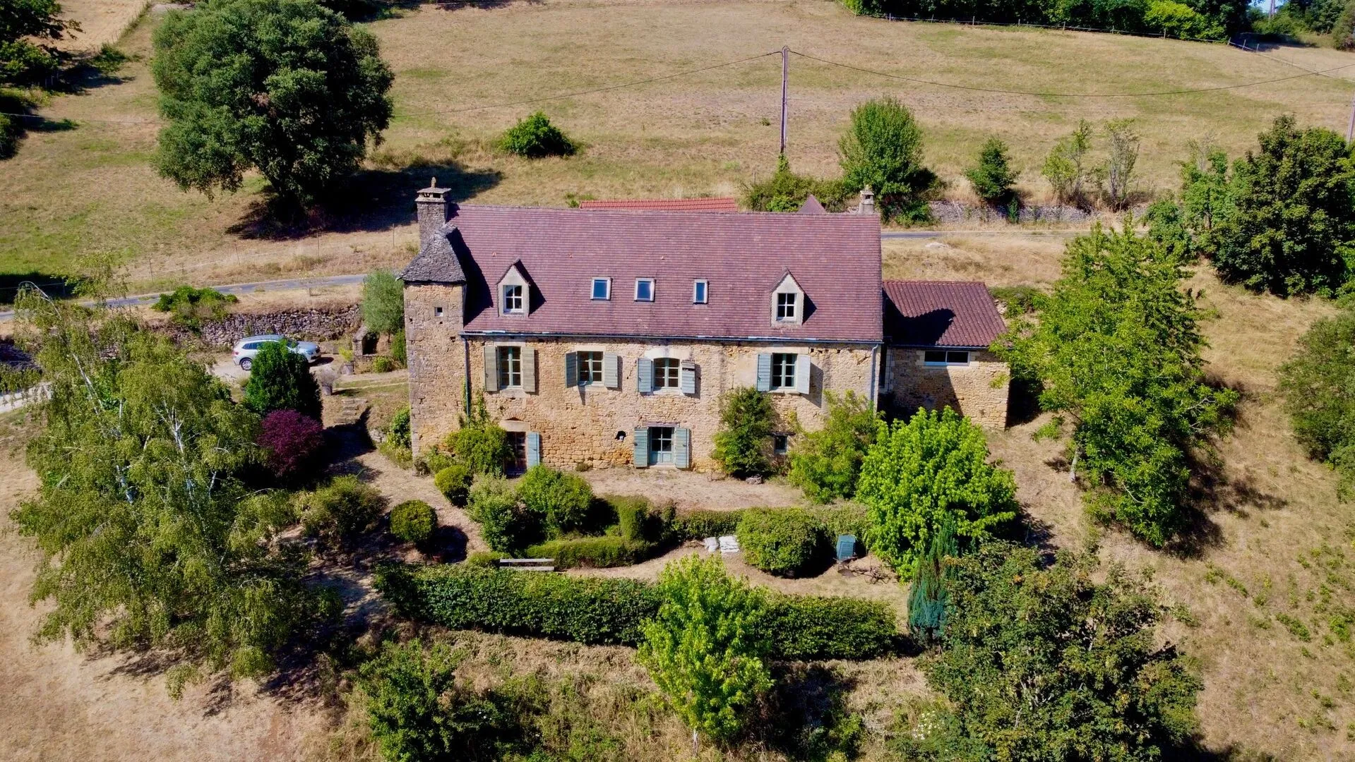 4-Bedroom House with Expansive Garden and Stone Barn in Sarlat-la-Canéda - Image 1