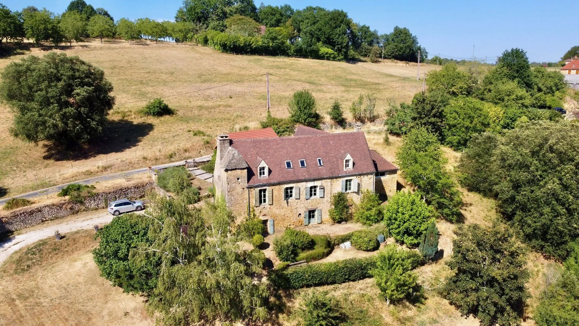 4-Bedroom House with Expansive Garden and Stone Barn in Sarlat-la-Canéda - Image 2