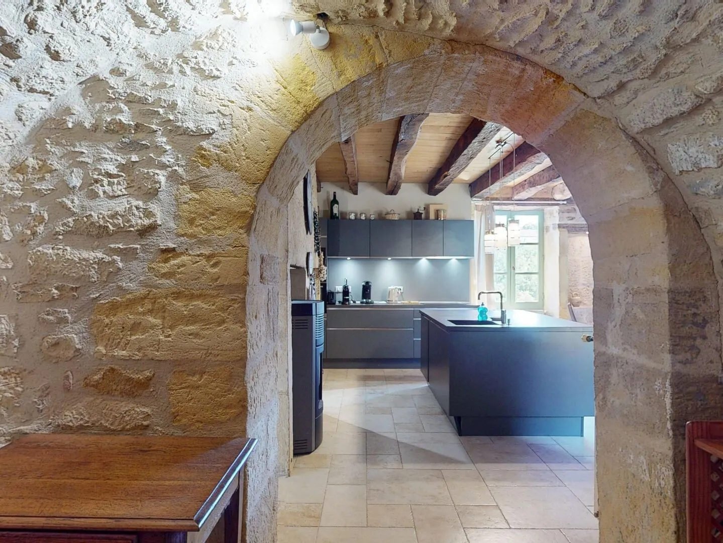 4-Bedroom House with Expansive Garden and Stone Barn in Sarlat-la-Canéda - View image 12 of 39