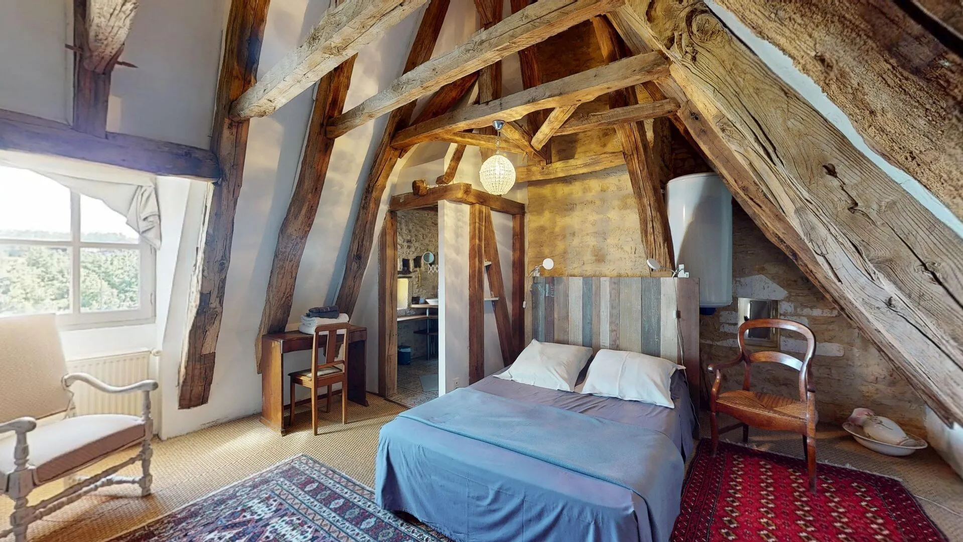 4-Bedroom House with Expansive Garden and Stone Barn in Sarlat-la-Canéda - View image 16 of 39