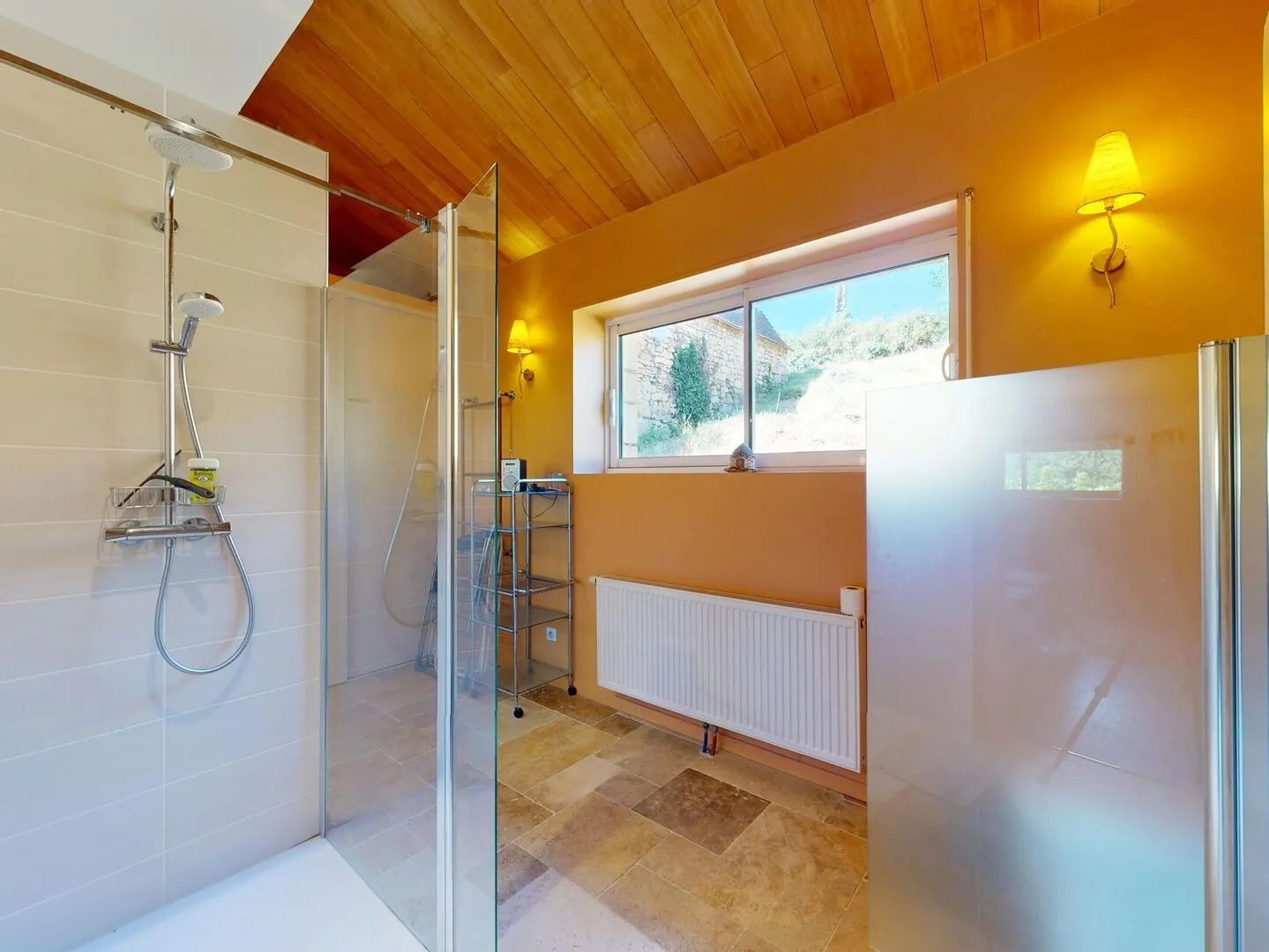 4-Bedroom House with Expansive Garden and Stone Barn in Sarlat-la-Canéda - View image 23 of 39